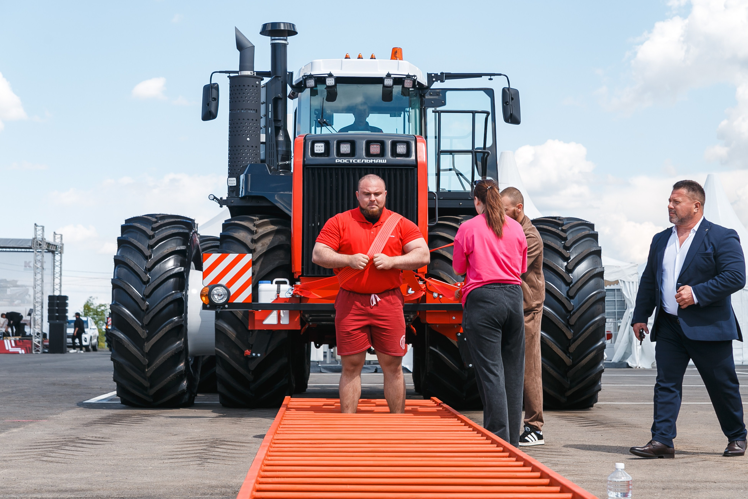 Открытие дилерского центра Ростсельмаш. Событийный фотограф Максим Бескоровайновнов