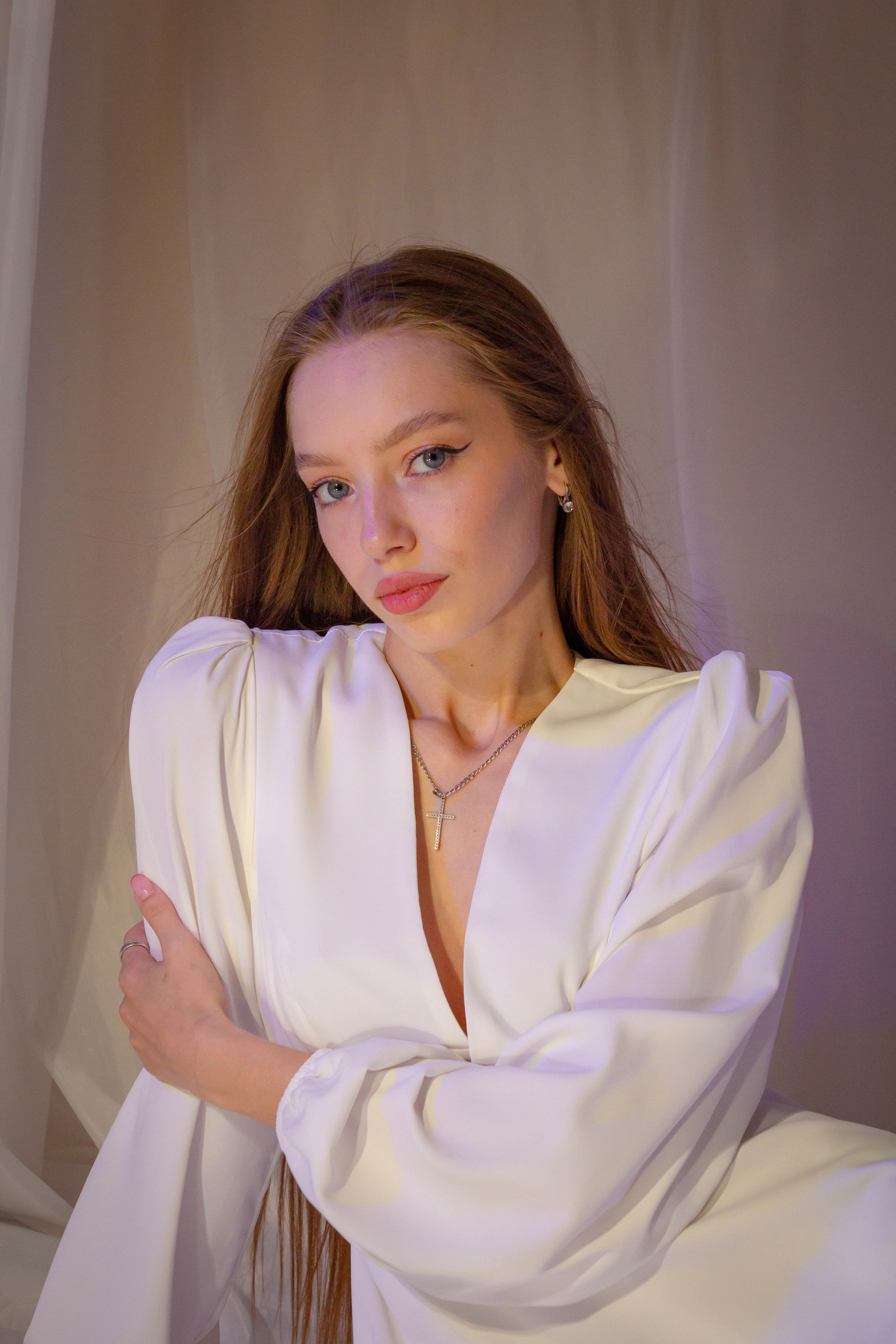 Alice. Я — Алёна и я фотографирую красиво (е)