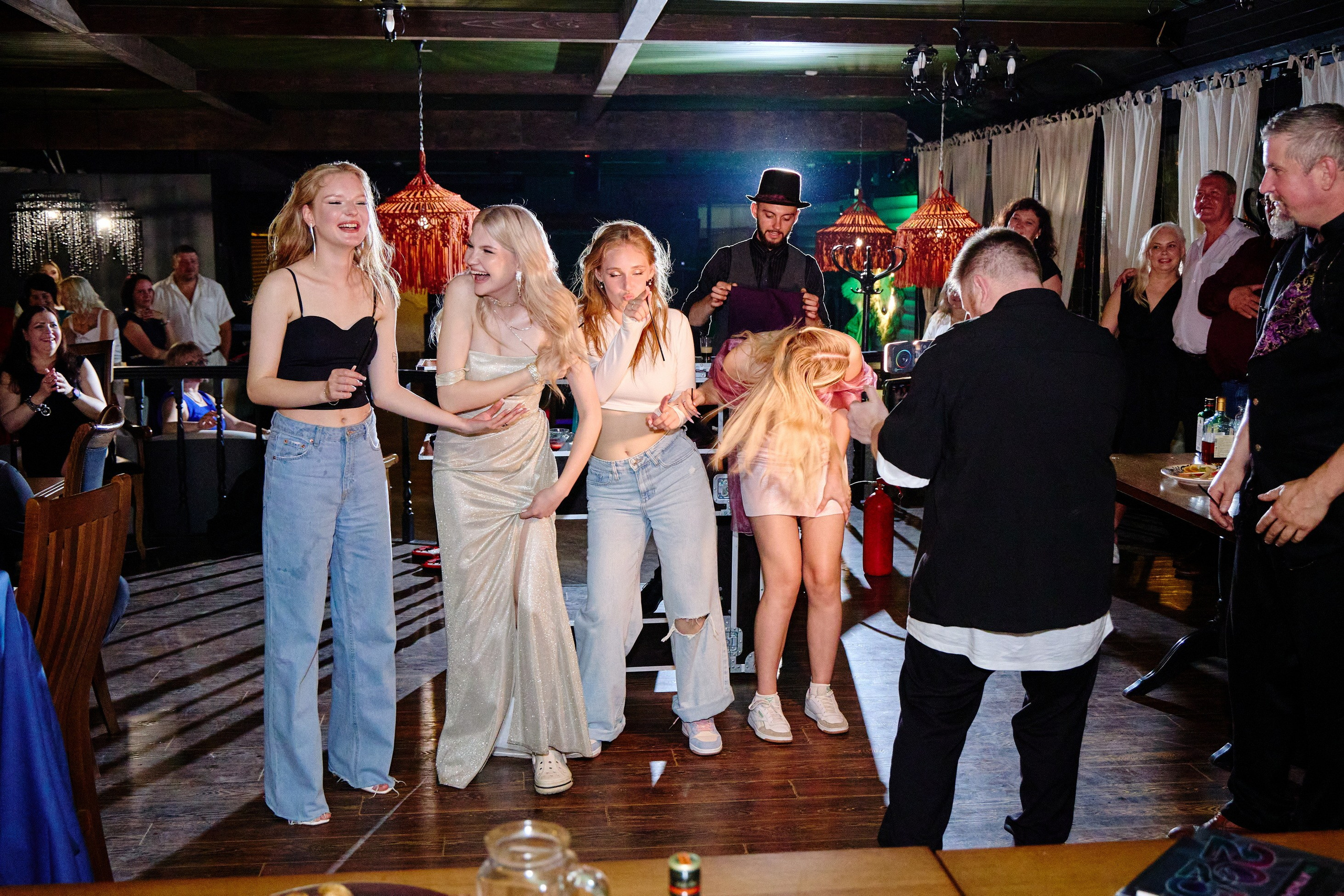 Выпускной 35 Сош. Фотограф Выпускные альбомы Таганрог Сергей Коробченко