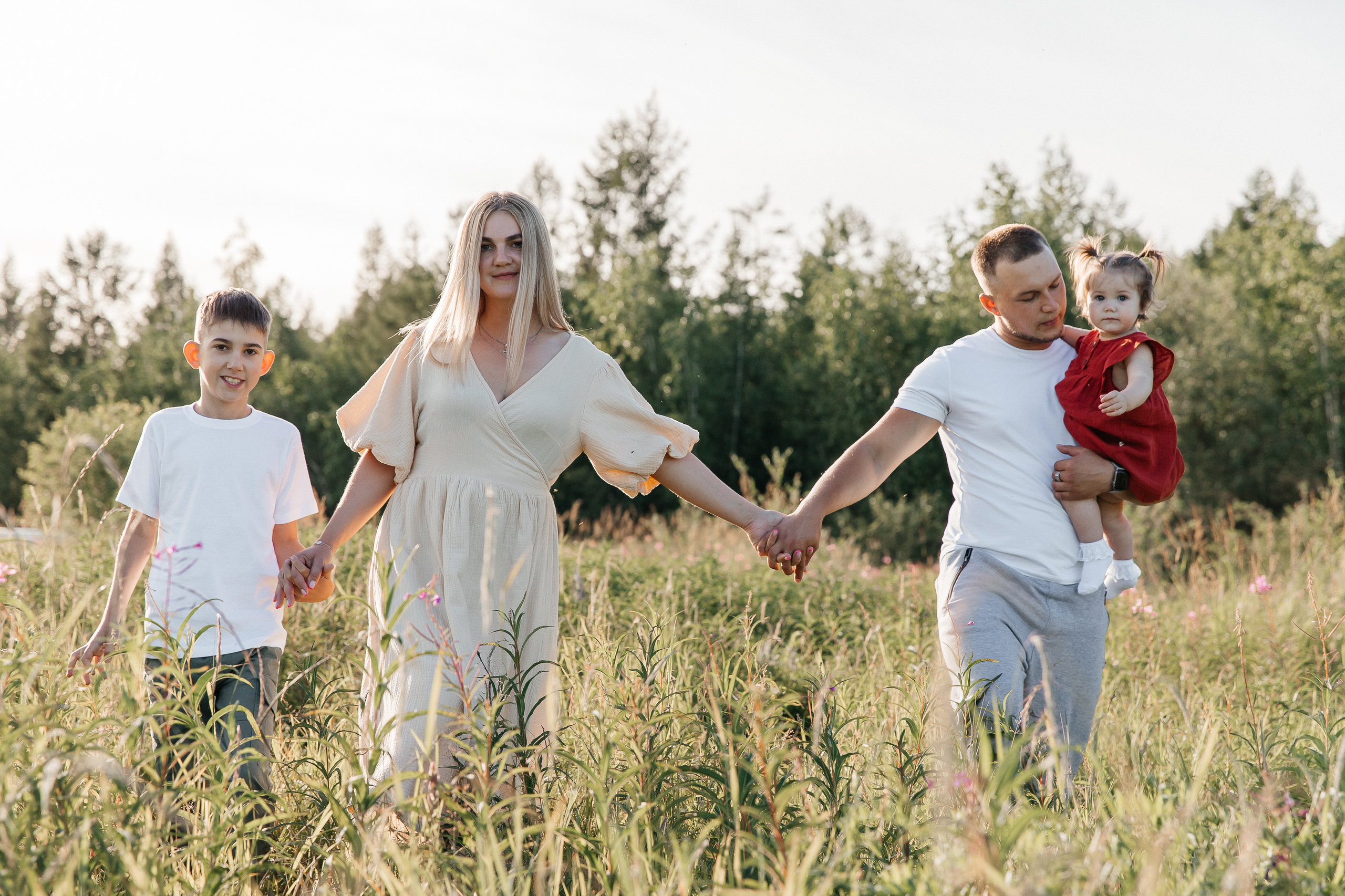 Валя, Дима и детки. Воронистая Анастасия. Фотограф Якутия, Томпонский район