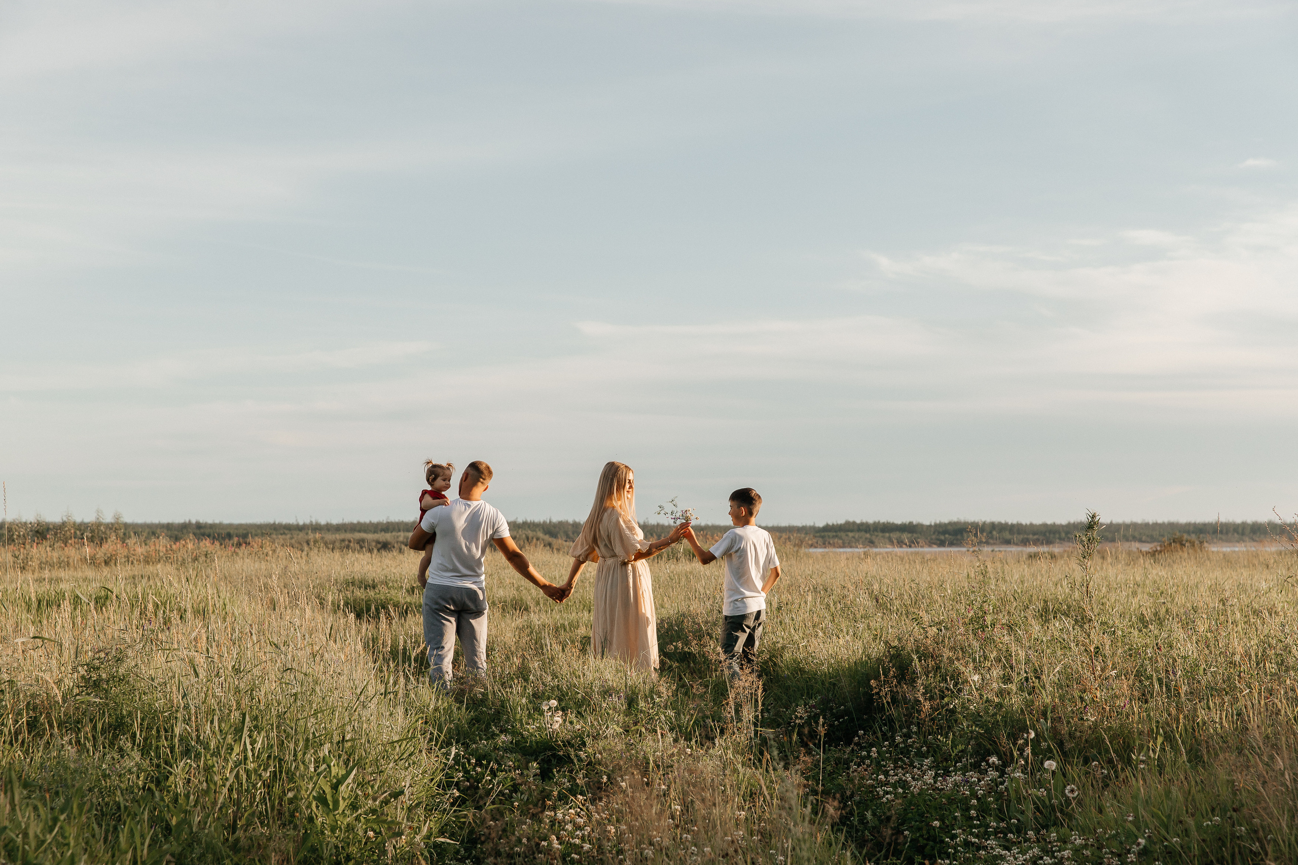 Валя, Дима и детки. Воронистая Анастасия. Фотограф Якутия, Томпонский район