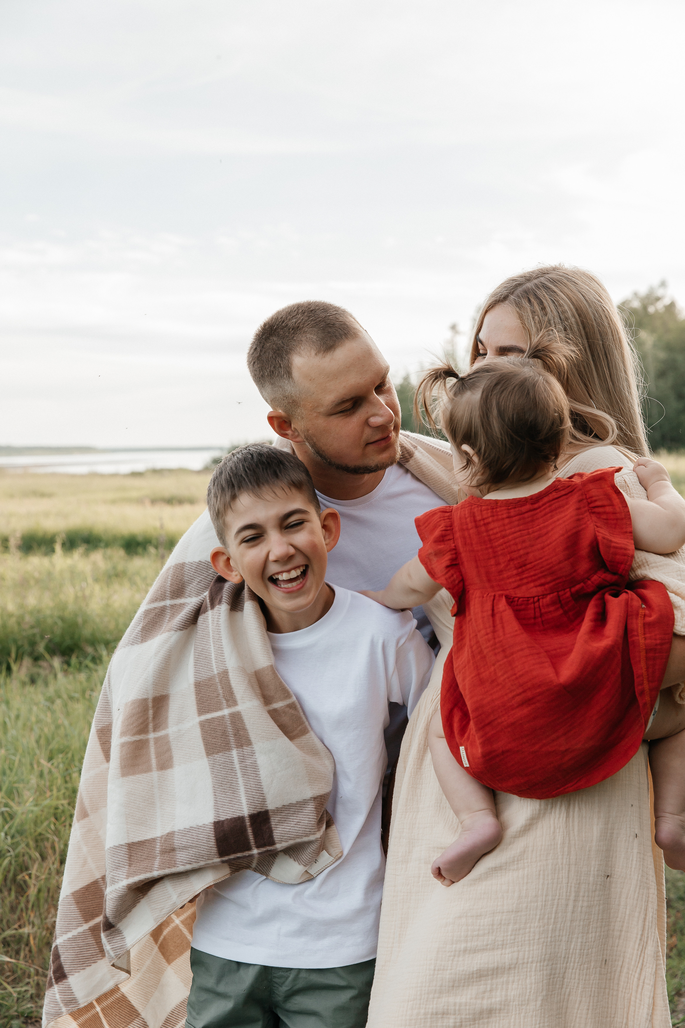 Валя, Дима и детки. Воронистая Анастасия. Фотограф Якутия, Томпонский район