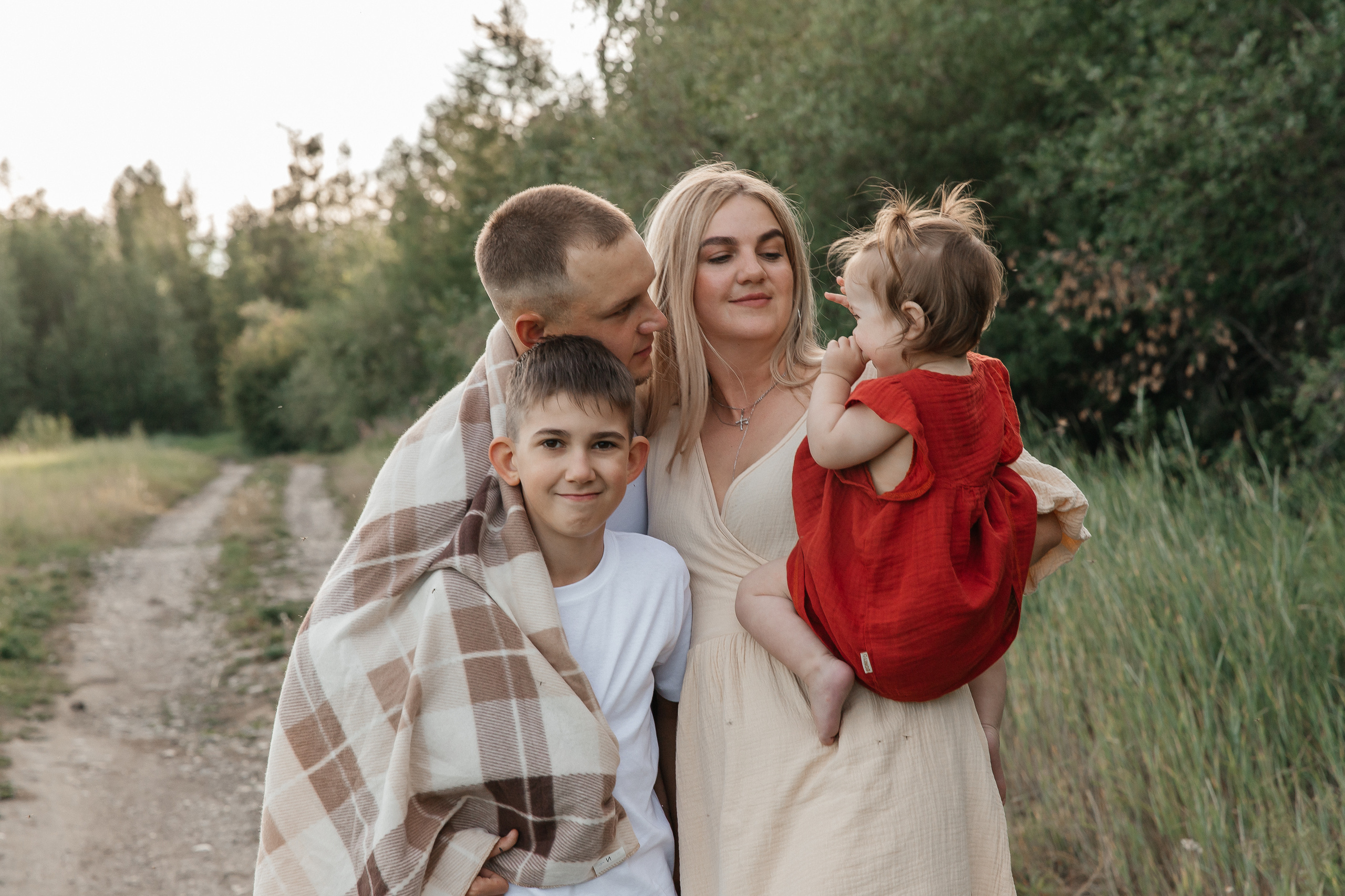 Валя, Дима и детки. Воронистая Анастасия. Фотограф Якутия, Томпонский район