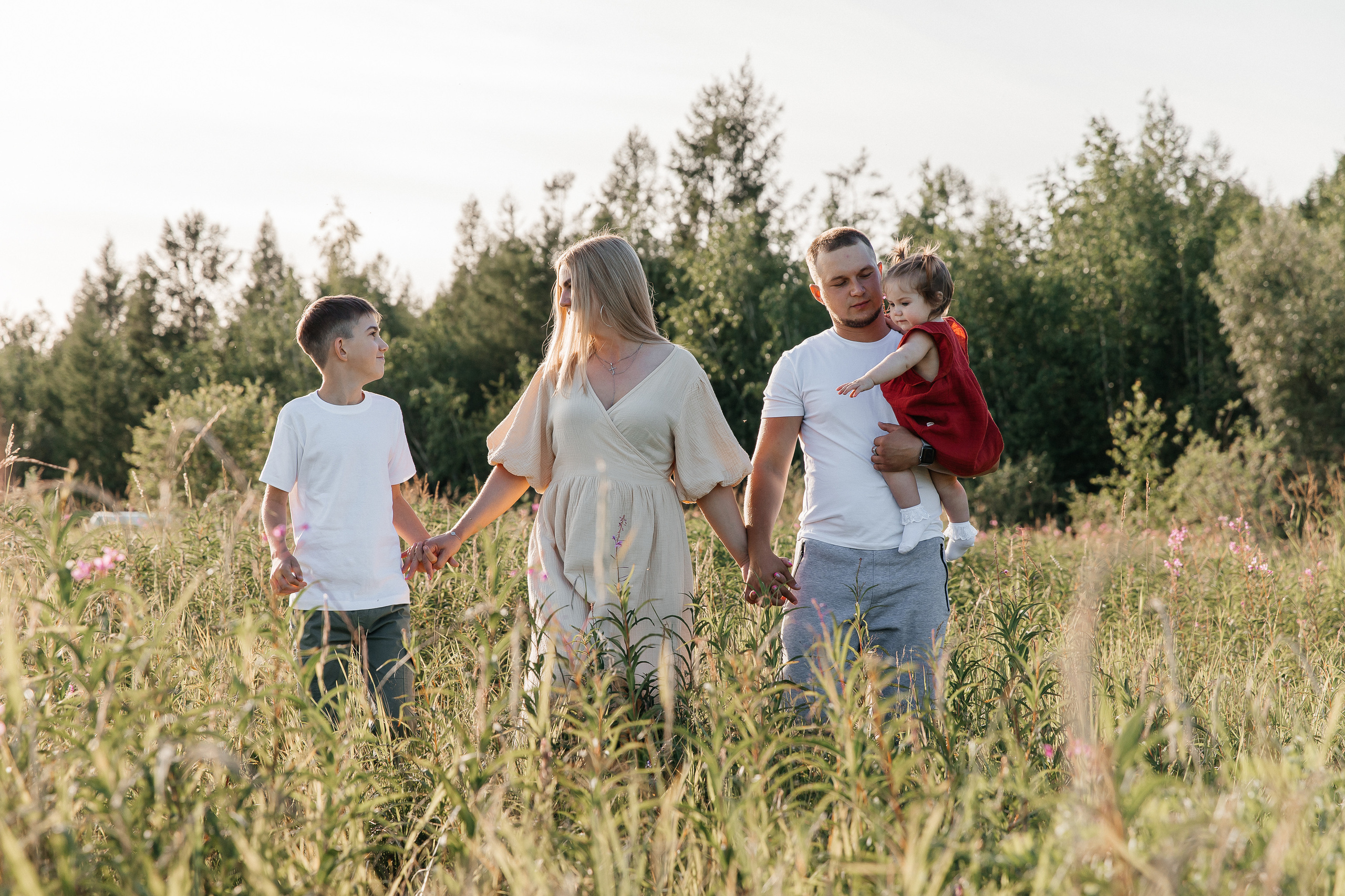 Валя, Дима и детки. Воронистая Анастасия. Фотограф Якутия, Томпонский район