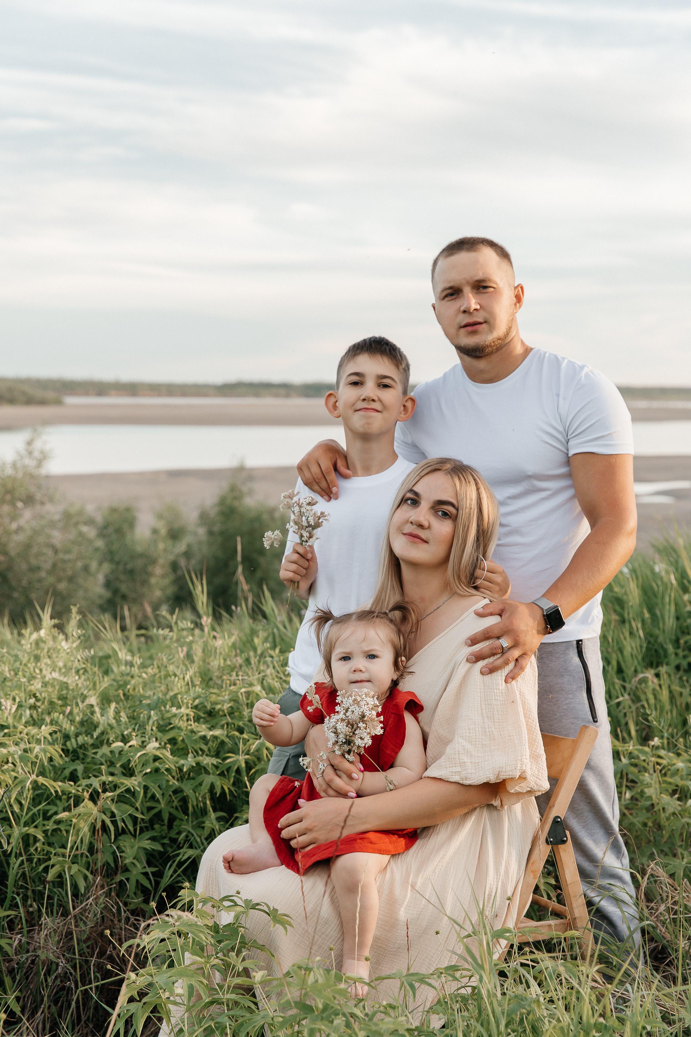 Валя, Дима и детки. Воронистая Анастасия. Фотограф Якутия, Томпонский район