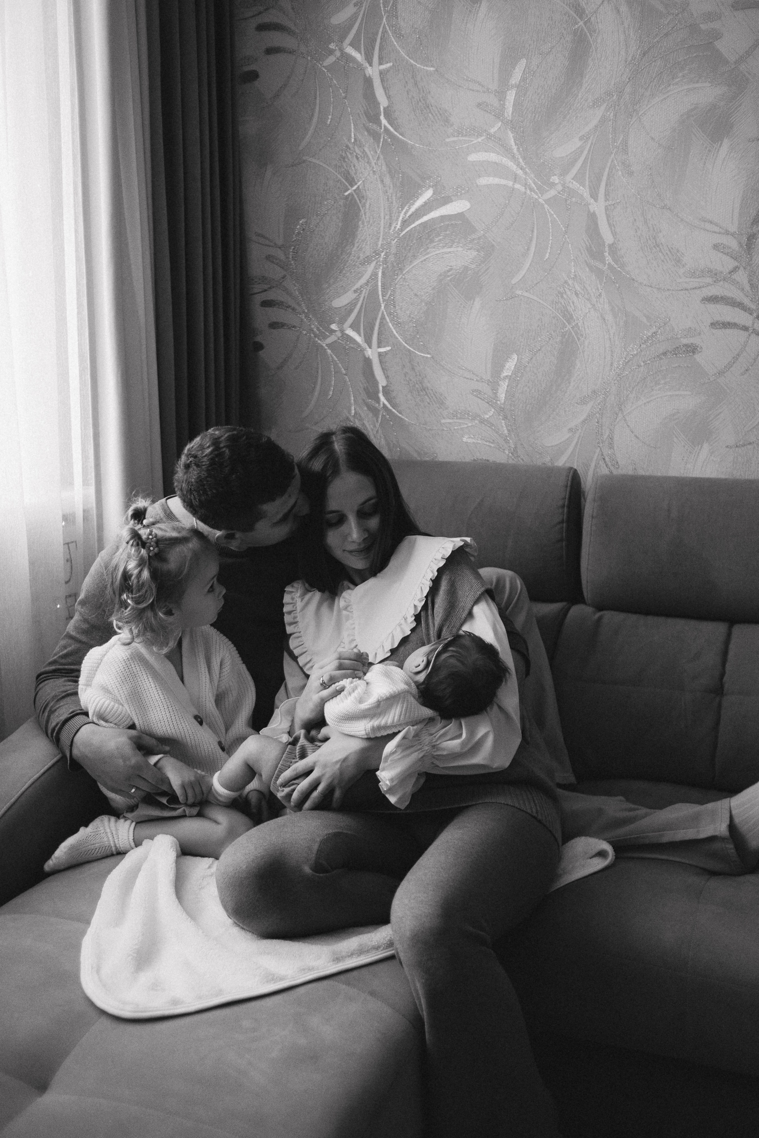 Анастасия, Андрей, Ариша и Анюта. Главная