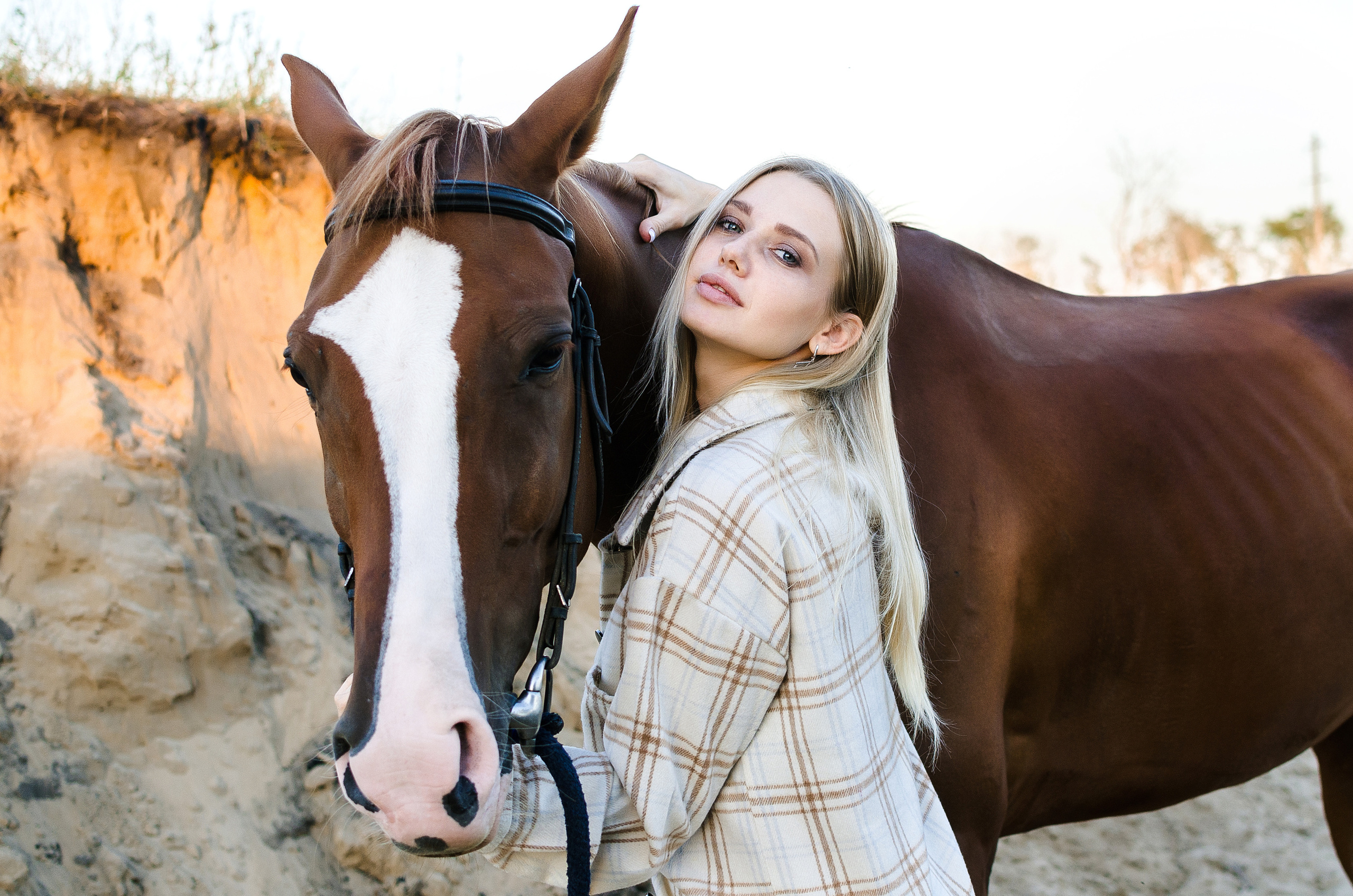 Фотосессия Ольги на конюшне. Фотограф в Каменске-Шахтинском Ольга Сагал