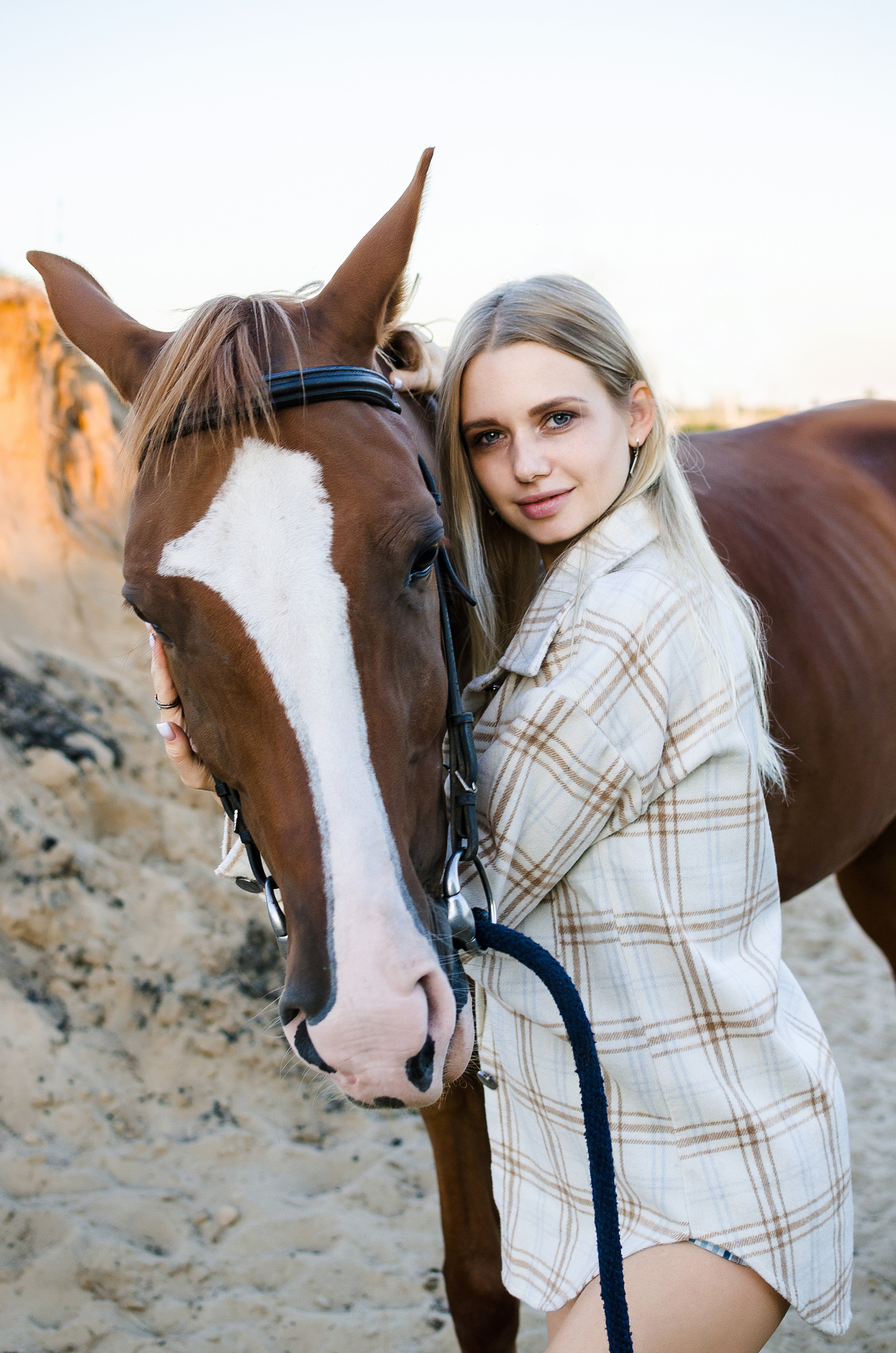 Фотосессия Ольги на конюшне. Фотограф в Каменске-Шахтинском Ольга Сагал