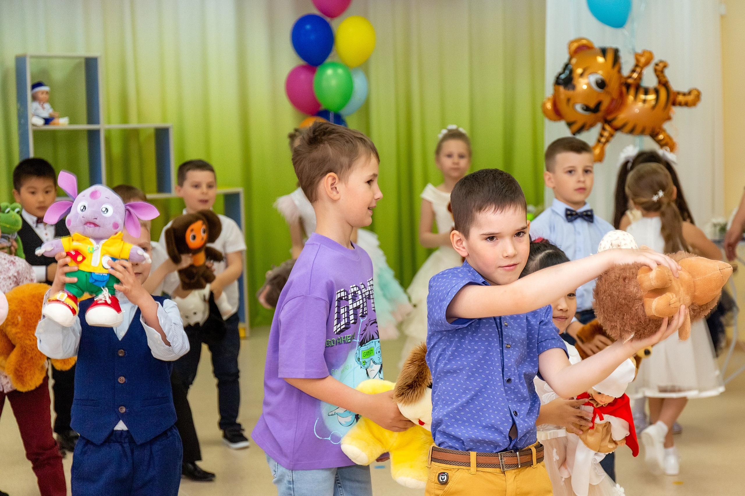 Выпускной. Детский сад «Тигрёнок». Стильный выпускной альбом Владивосток фотограф Вероника Мигачева