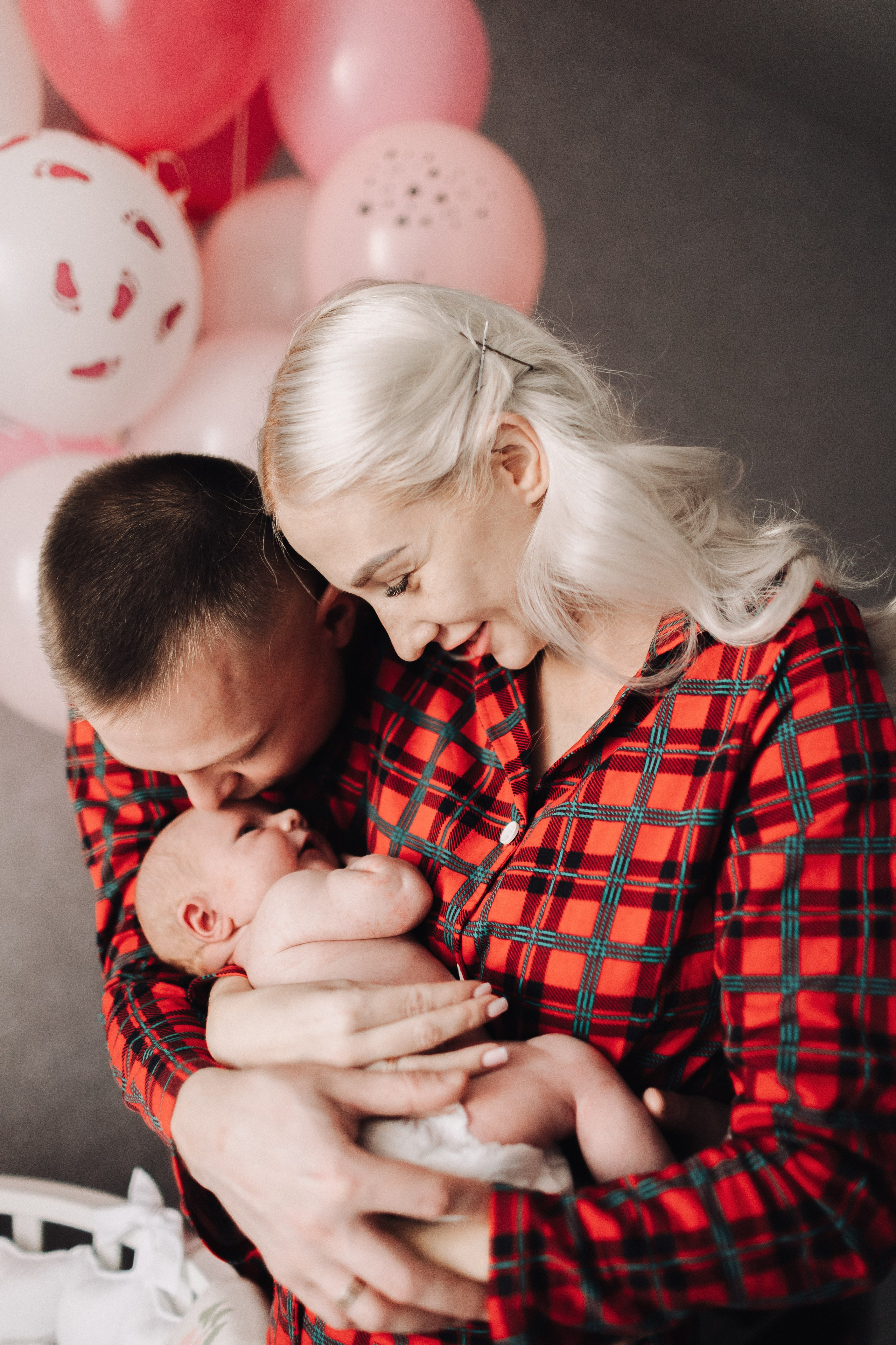 Семья с младенцем. Фотограф Александр Герасимов