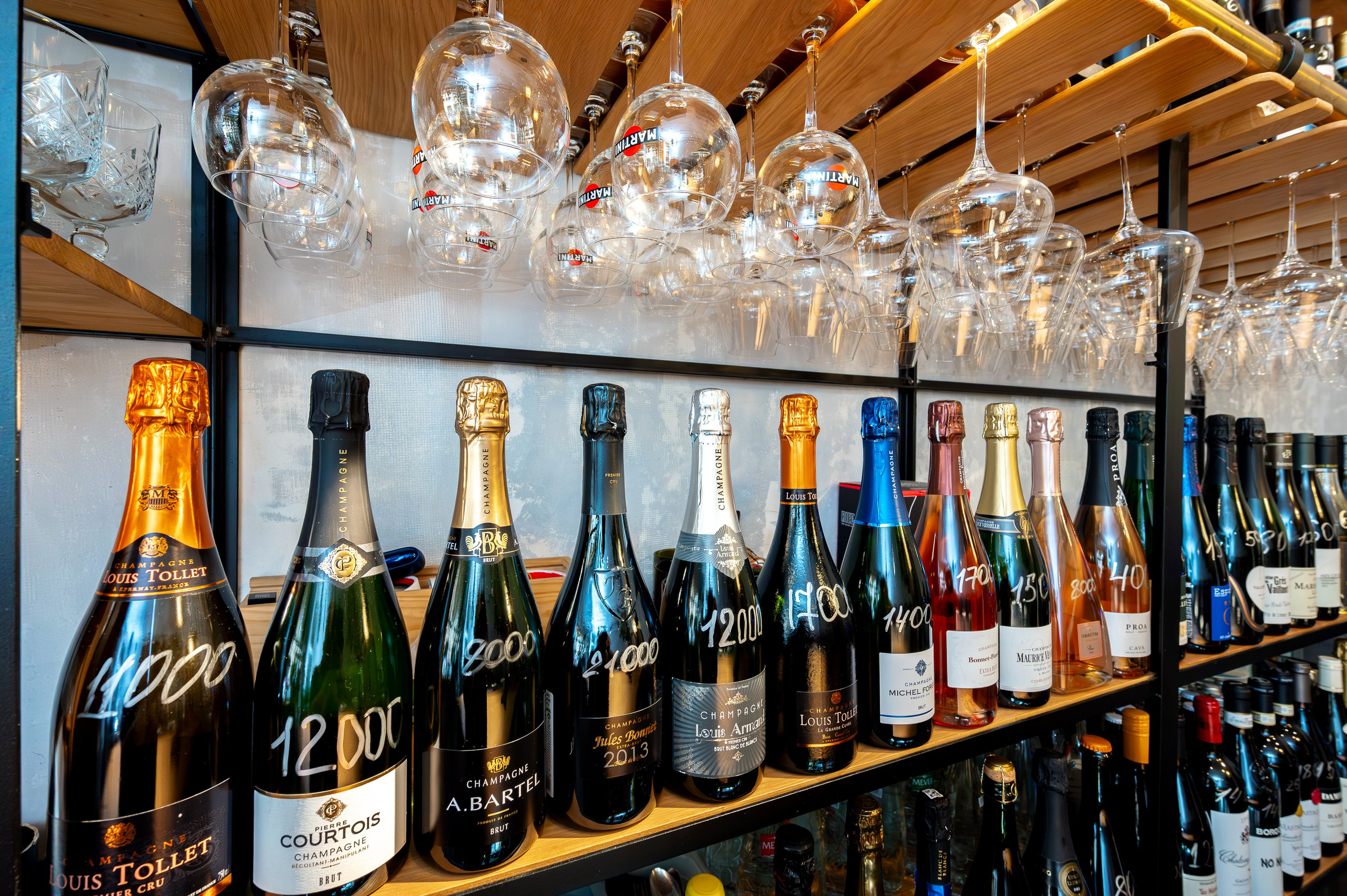 Винный бар ZAZAZU. Интерьерный фотограф. Фото- видеосъемка недвижимости Санкт-Петербург