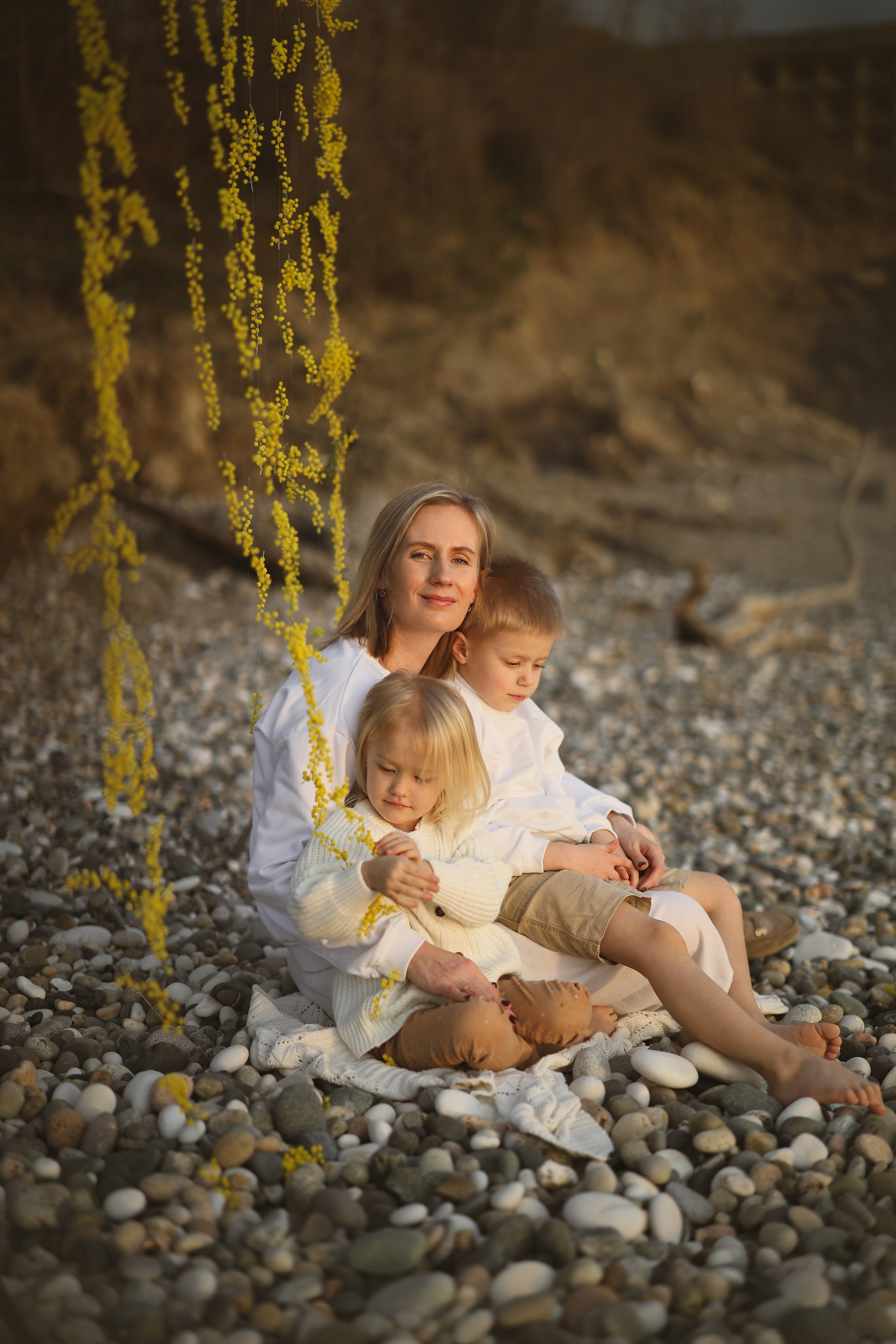 семейный фотограф в Абхазии, фотосессия с детьми на пляже в Сухуми