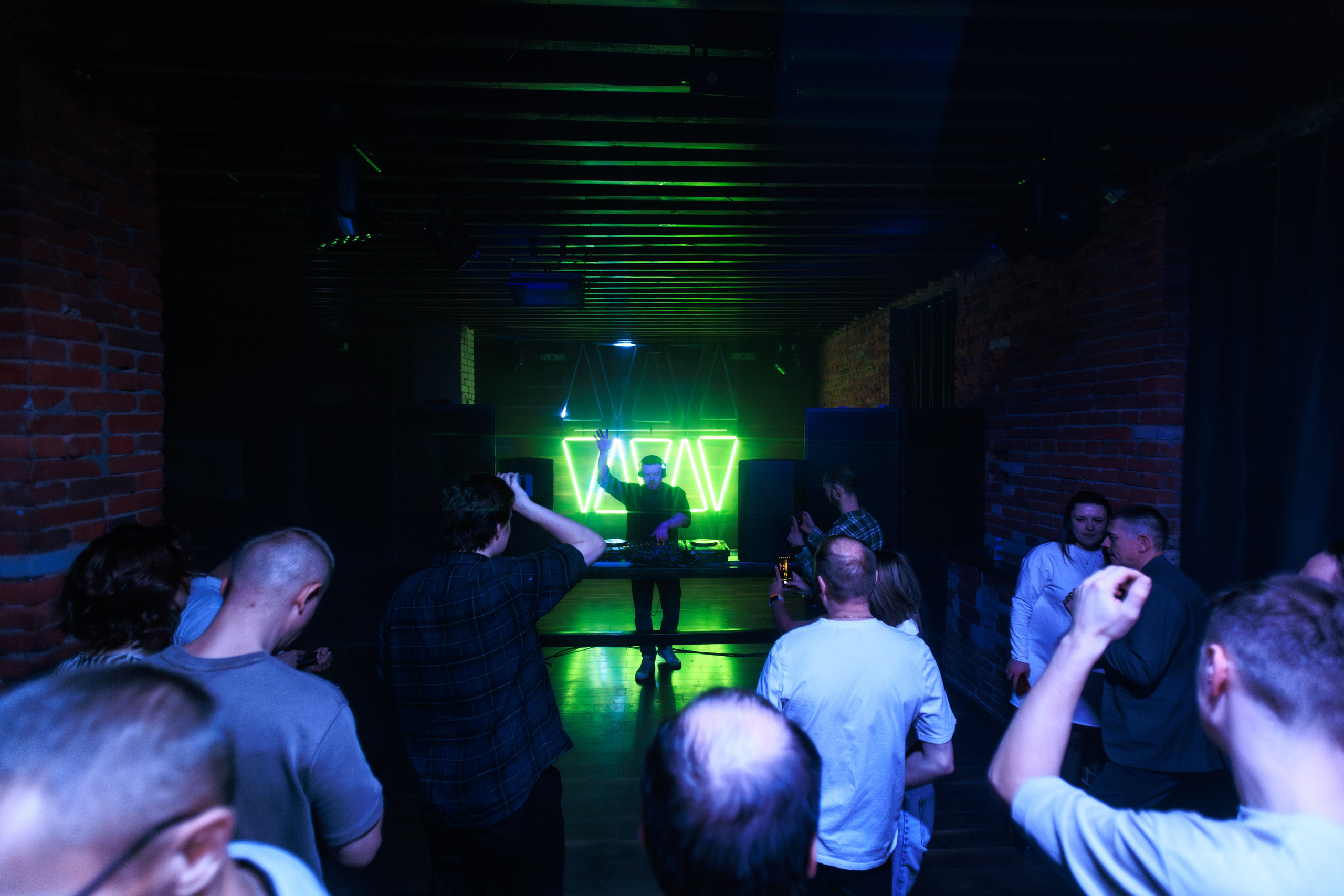 Denis Kenzo. Репортажный фотограф Екатеринбург | Яркий, качественный репортаж | Концерты, клубы, репортаж, праздники, корпоративы