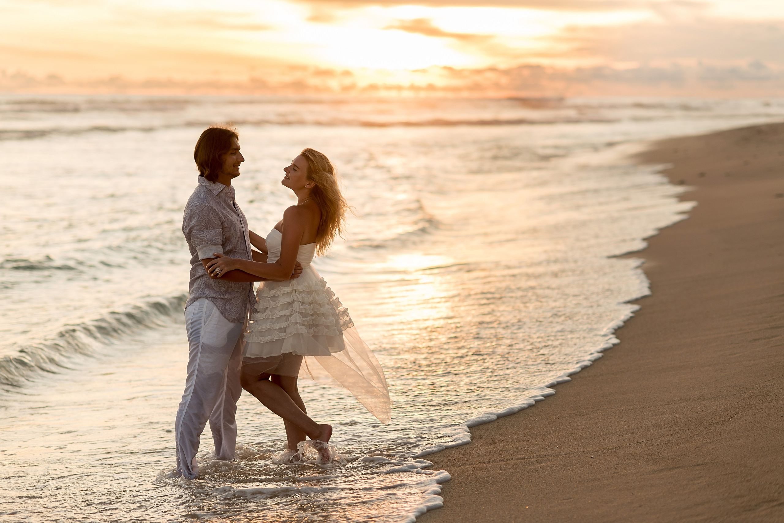 Love on the Sand. Wedding and Destination photographer Rustam Kalimullin