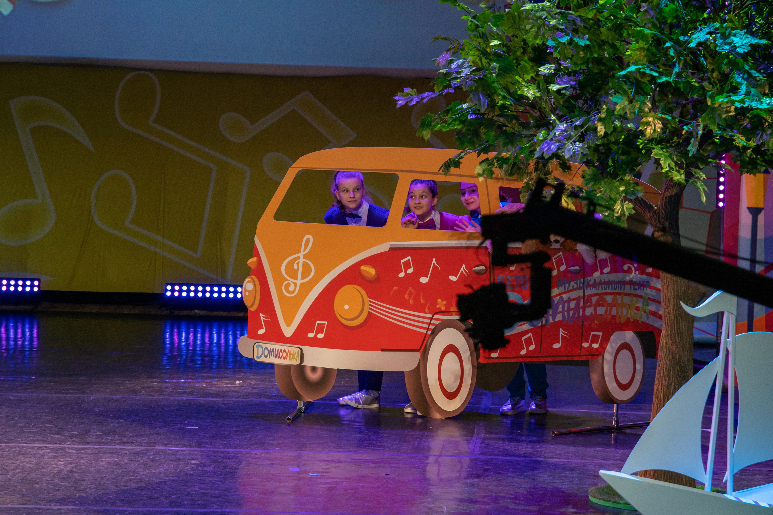 Съёмка концерта для Домисольки, большой концертный зал Космос. «Студия DRONAVT`s» — видеосъёмка и фотография г. Москва