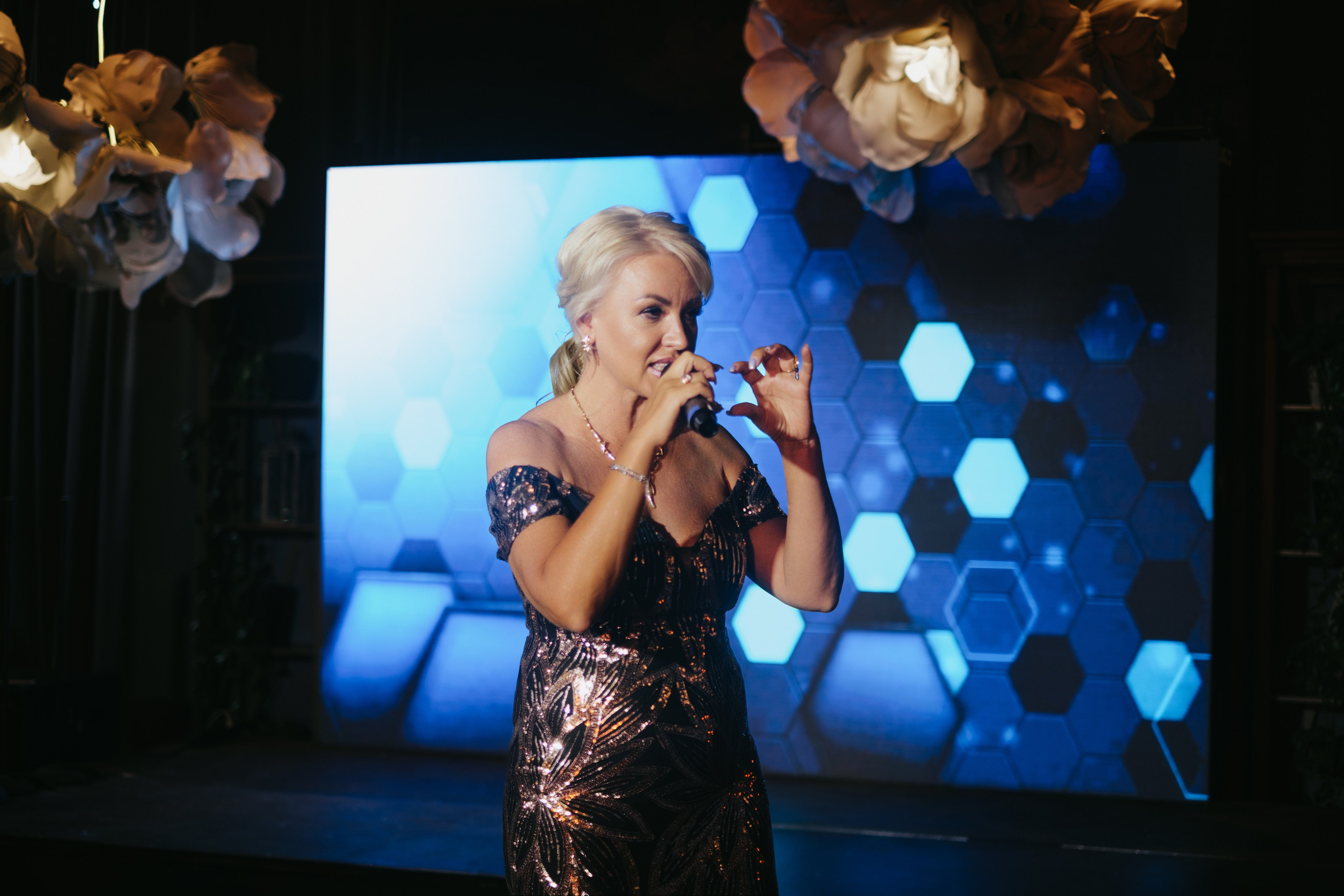 Корпоратив в Сириусу (Адлер) 10 лет компании. Свадебный фотограф Денис Ожигин в Краснодаре и крае. Эмоциональная и стильная съемка вашего дня