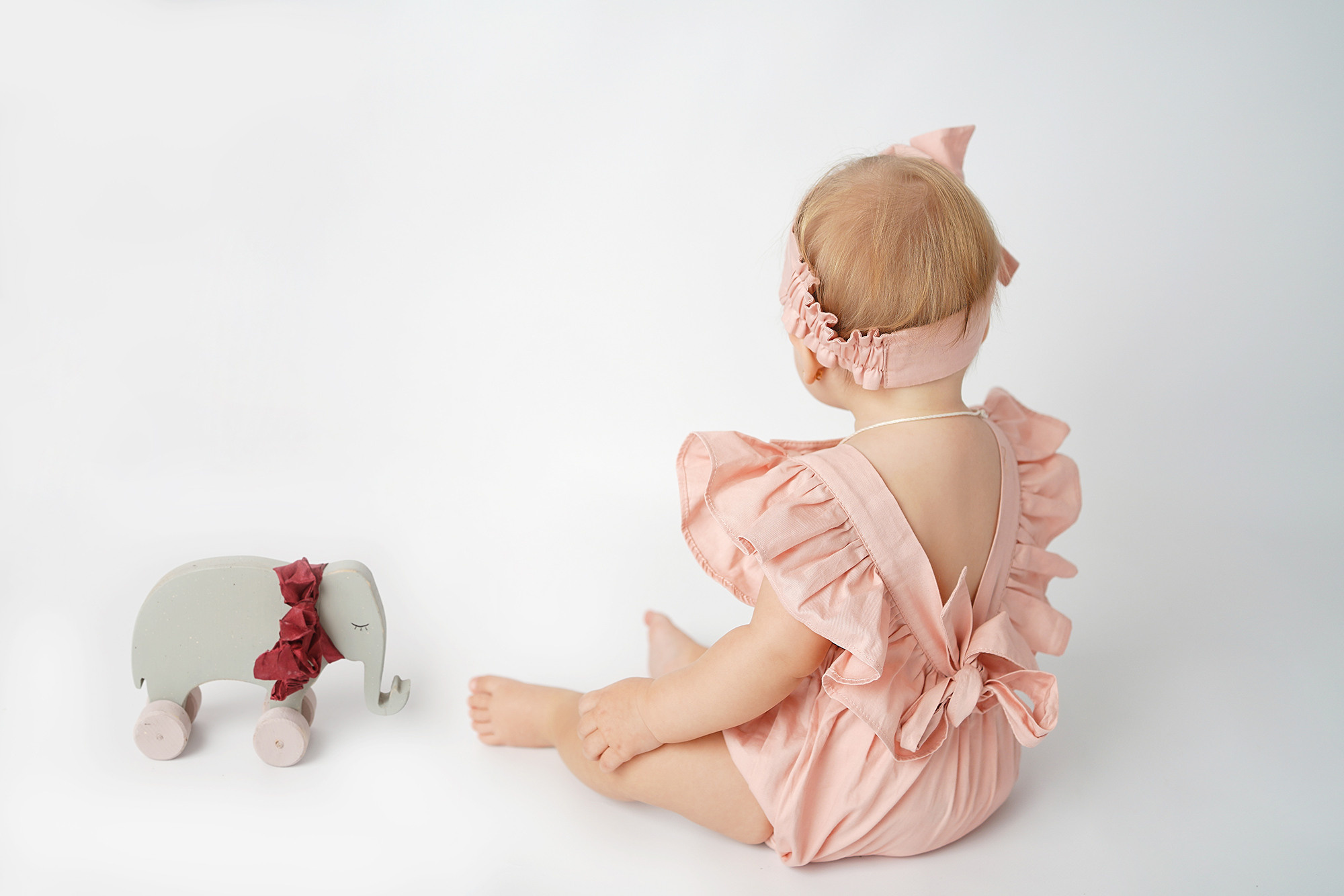 Детская фотосессия Эмилии в Калининграде. Детский фотограф и фотограф новорожденных в Калининград Оксана Иваний