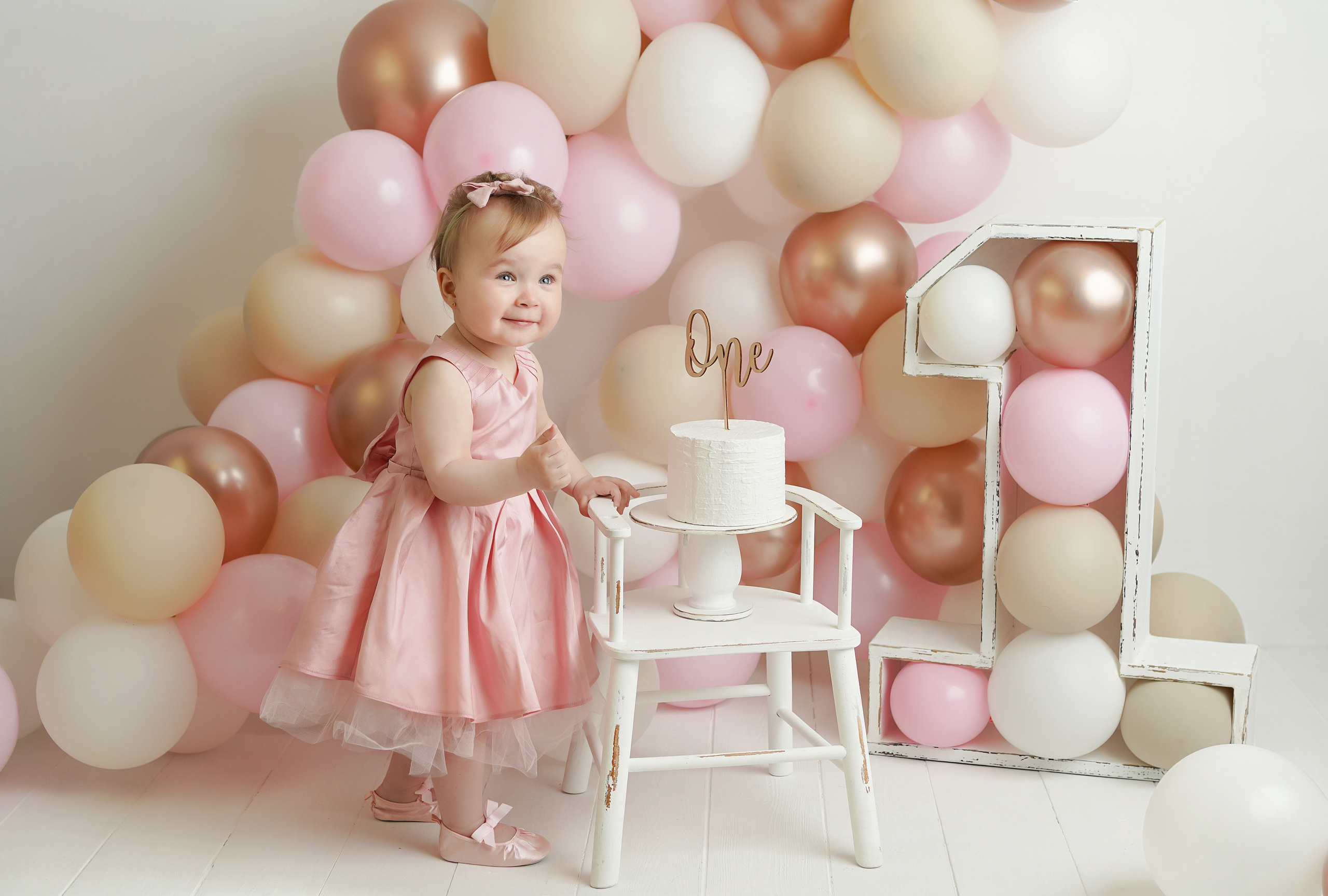 Детская фотосессия Первый год для девочек. Детский фотограф и фотограф новорожденных в Калининград Оксана Иваний