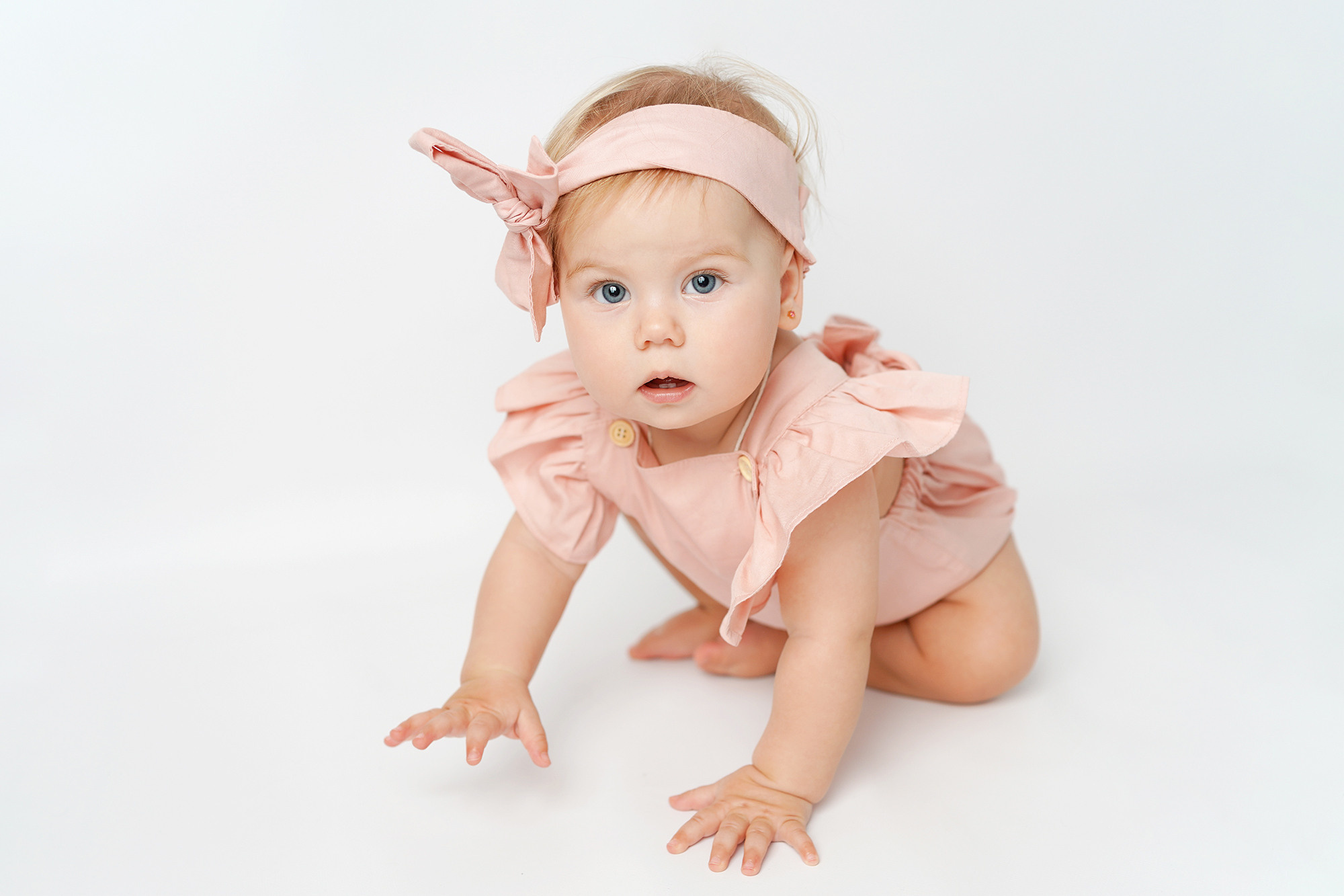 Детская фотосессия Эмилии в Калининграде. Детский фотограф и фотограф новорожденных в Калининград Оксана Иваний