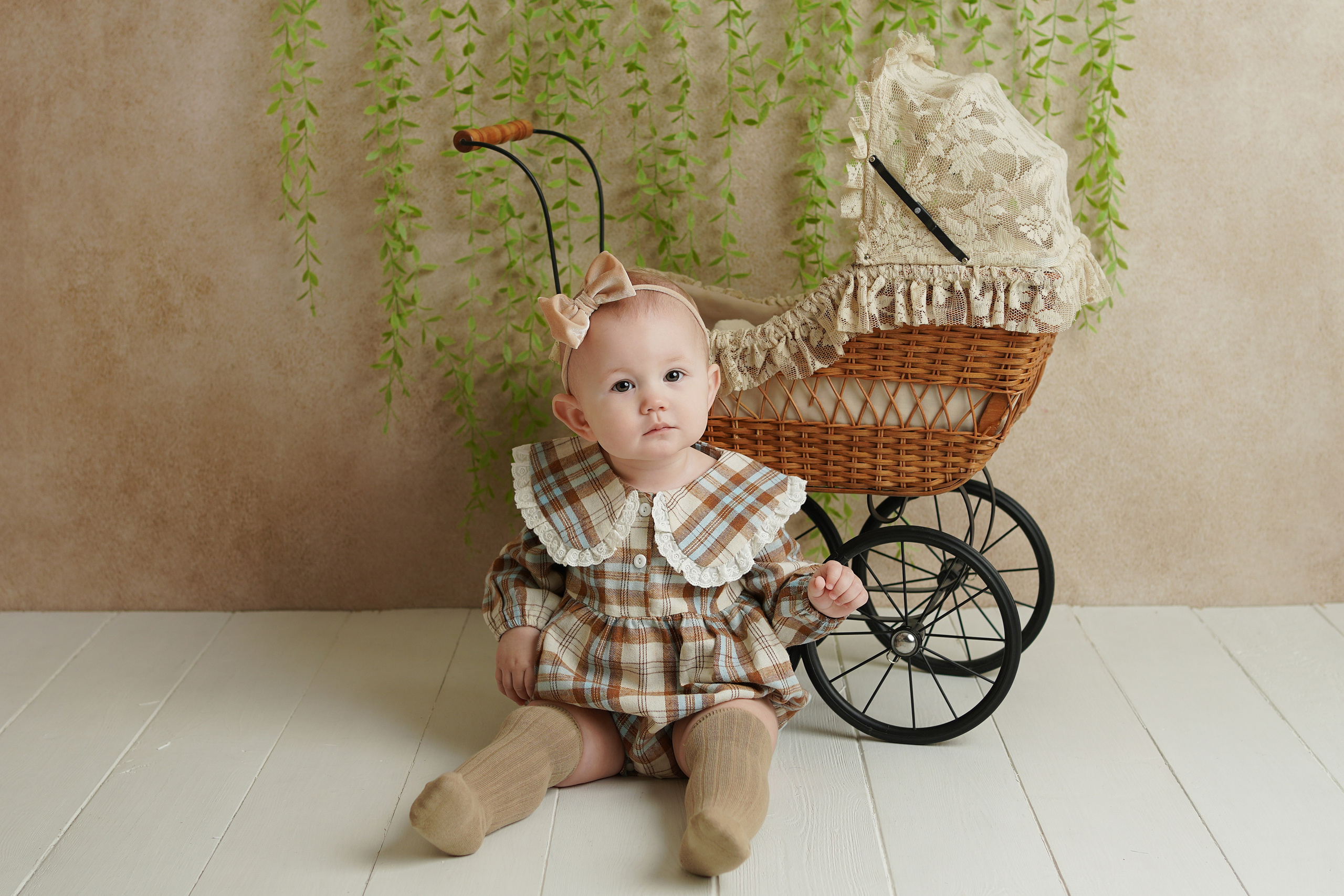 Детская фотосессия Первый год для девочек. Детский фотограф и фотограф новорожденных в Калининград Оксана Иваний