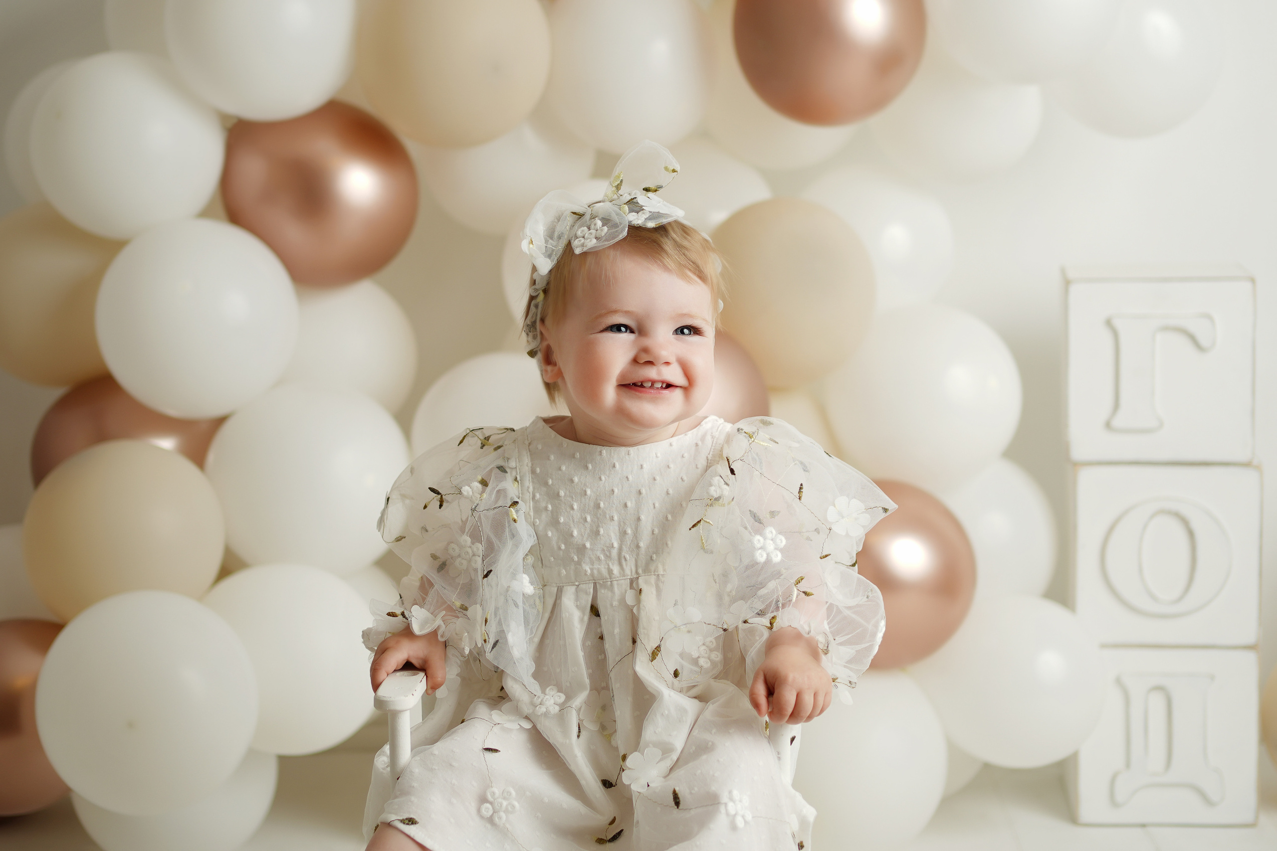 Детская фотосессия в фотостудии для детей в городе Калининград. Детский фотограф и фотограф новорожденных в Калининград Оксана Иваний