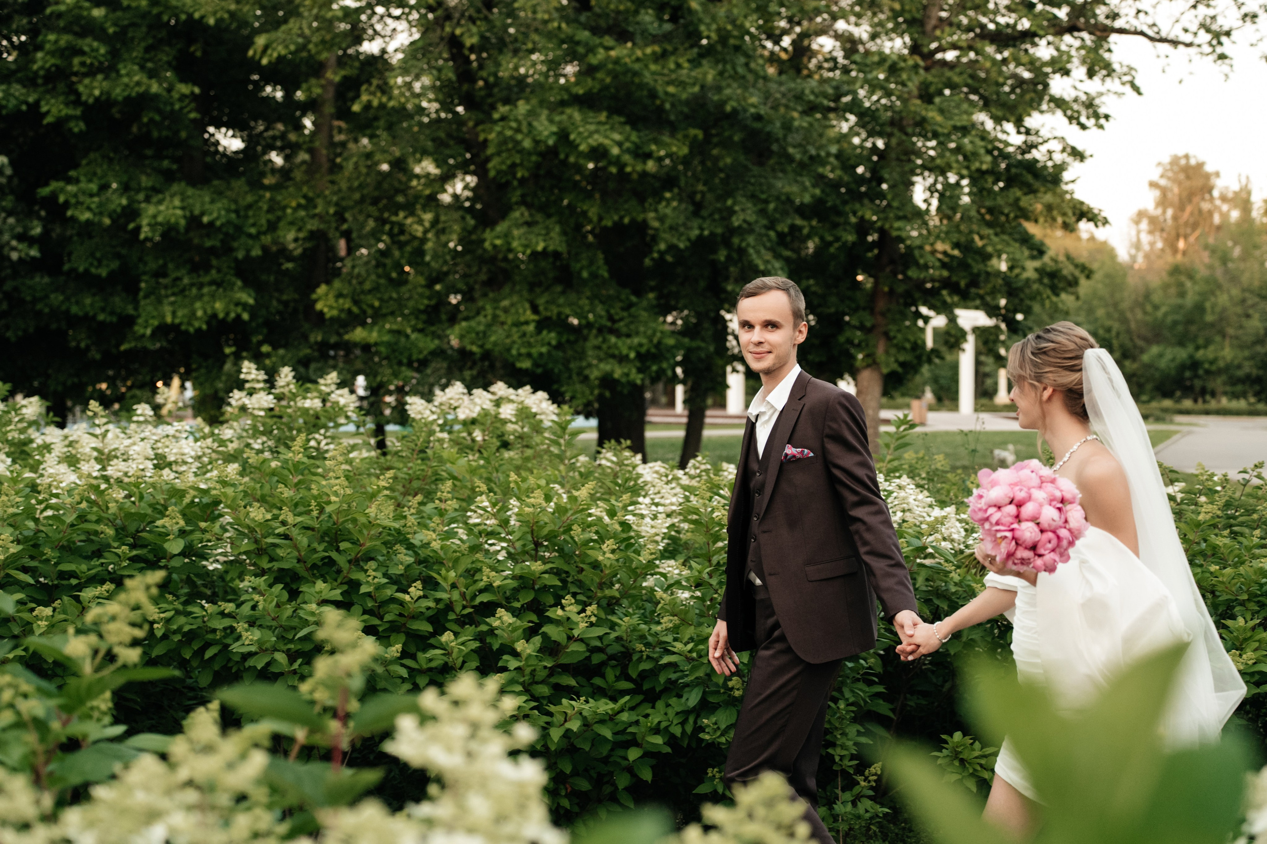 Ресторан Домик в саду, ВДНХ. Свадебный фотограф Москва Александра Аверкова