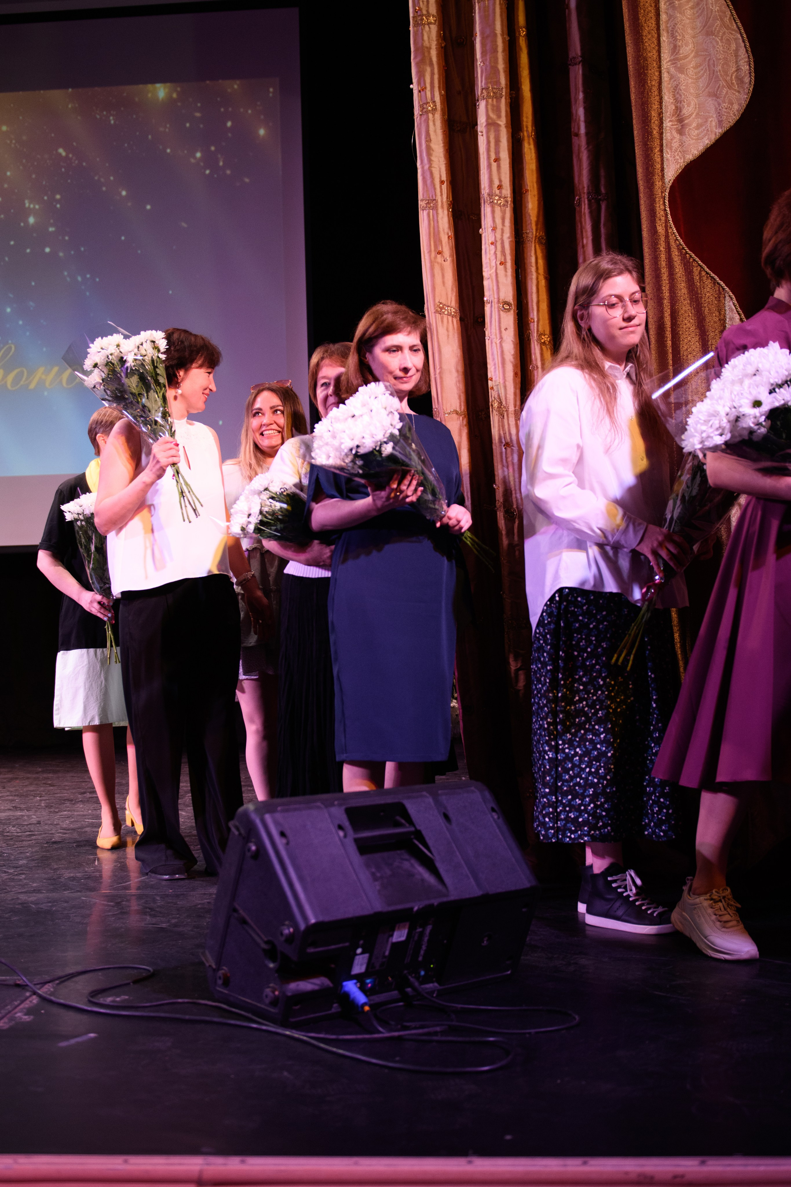 Фотосъёмка торжественного вечера выпускников. Организация и проведение фотосъемок в Санкт-Петербурге. Фотограф Смирягин Илья