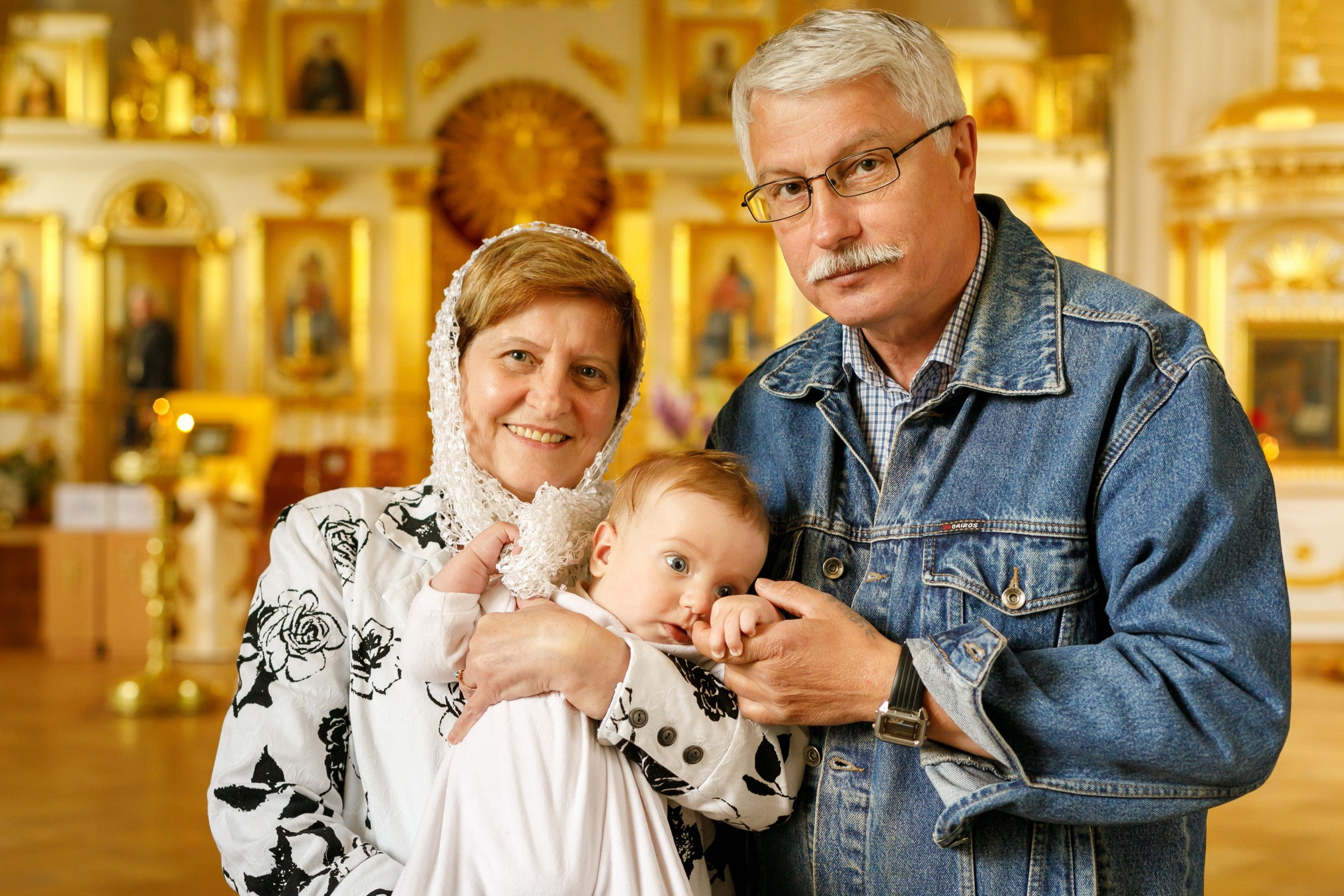 крещение ребенка Вырица храм Петра и Павла, где покрестить в Вырице лен области, крещение малыша, фотограф на крещение, сколько стоит индивидуальное крещение, цена крещения