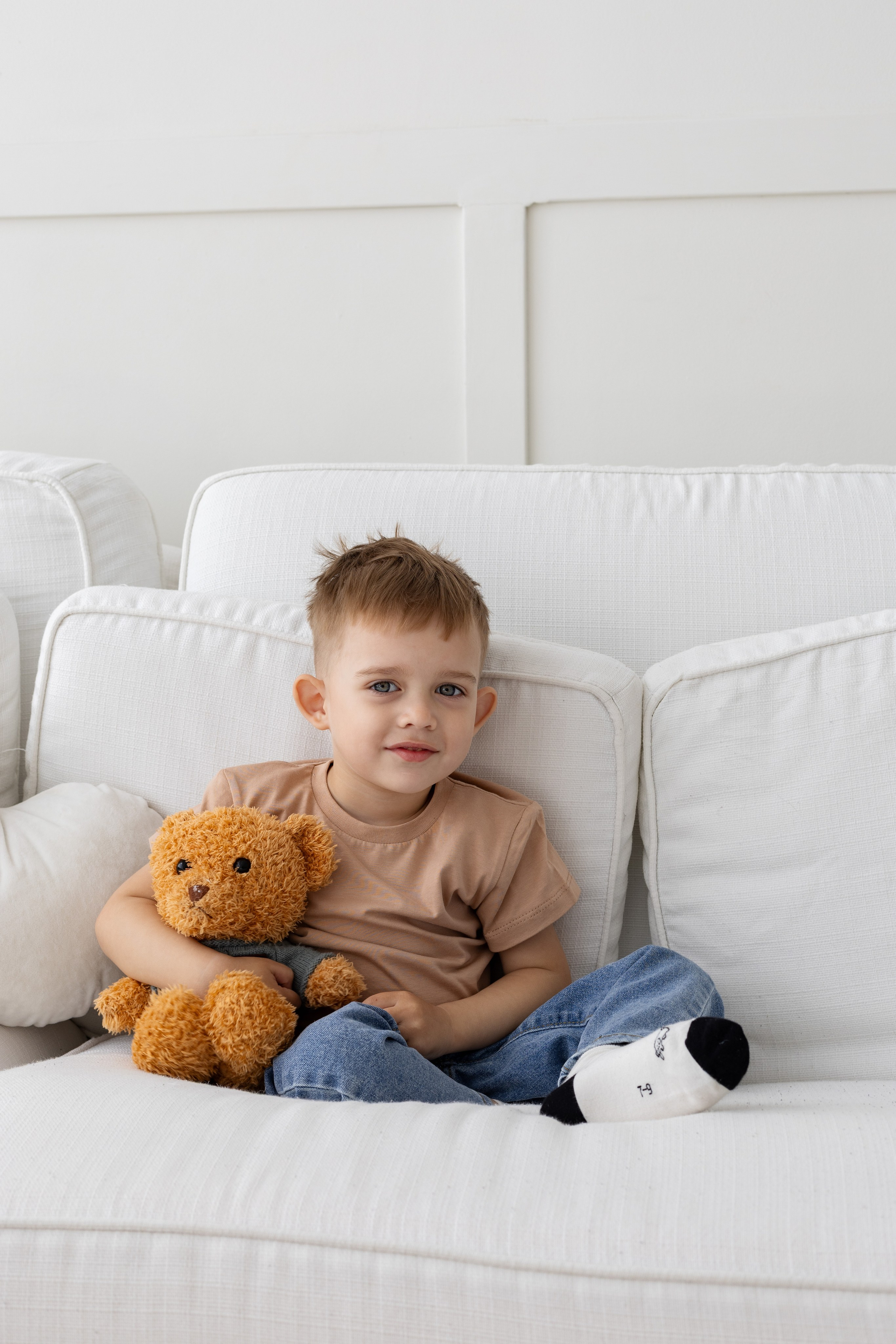 Семейная фотосессия в студии (Михаил, Крестина и Макар). Женский фотограф в Орске Новотроицке Динара Долганова