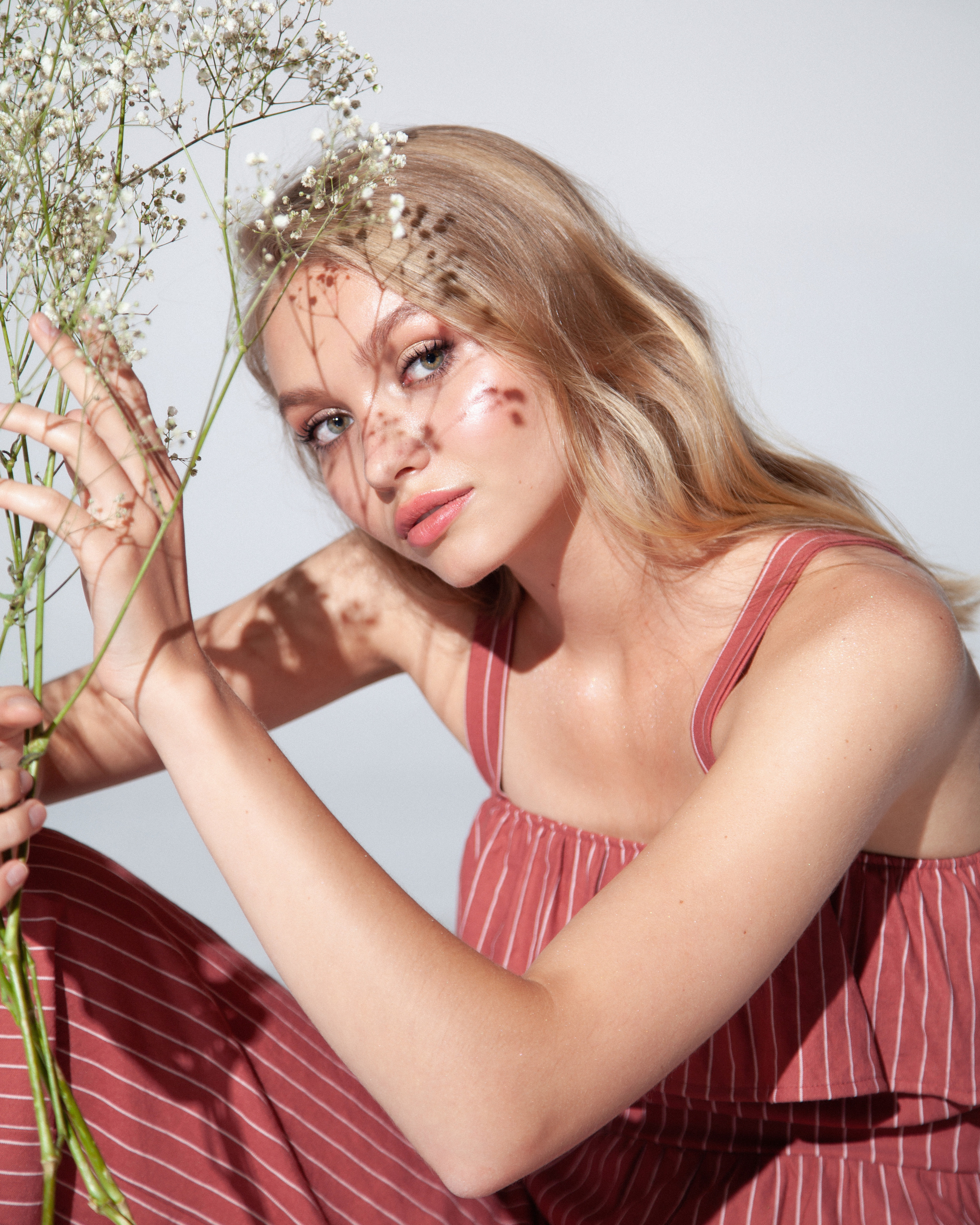 Легкие кадры в студии. Контент фотограф в Москве и области Елена Кулакова