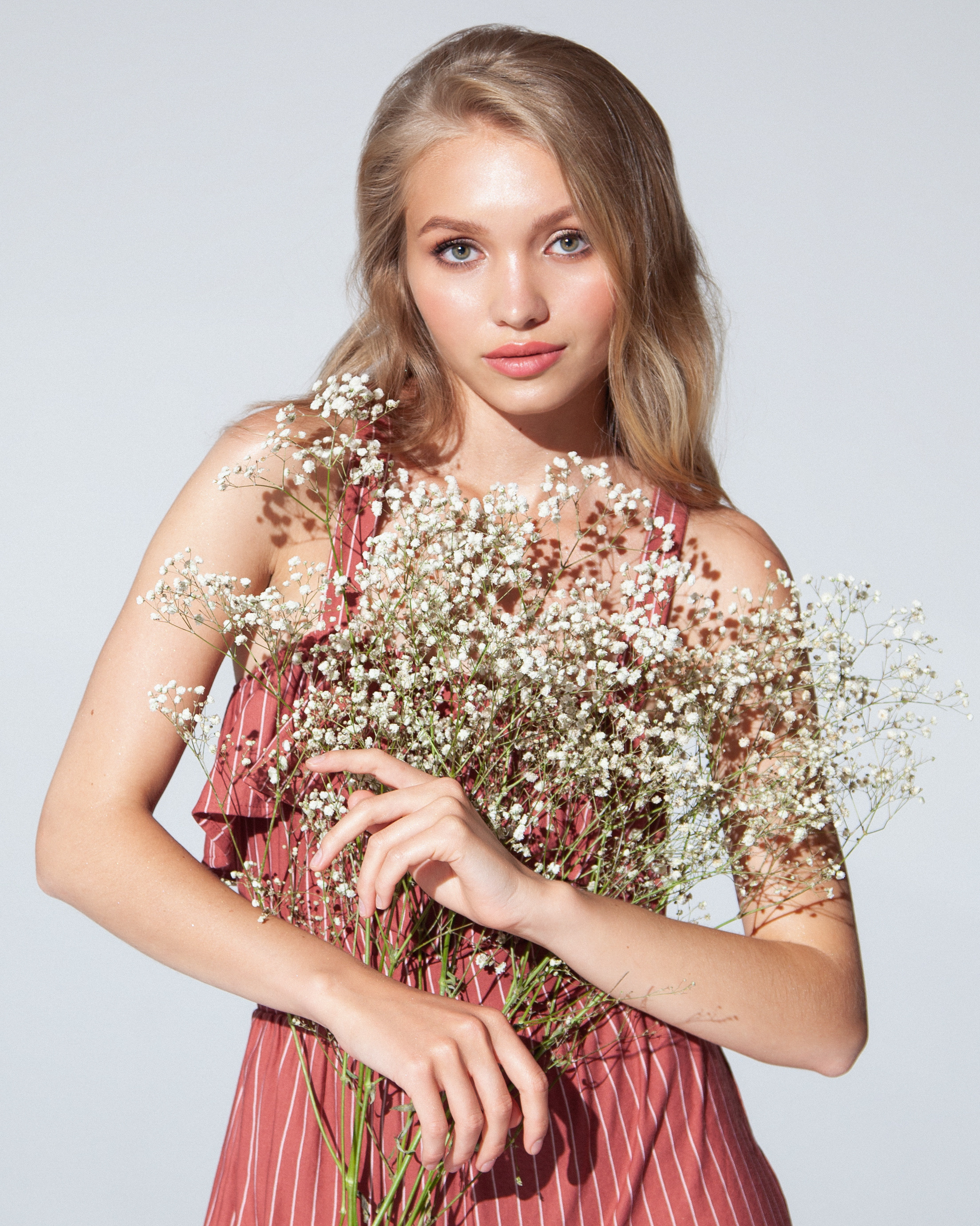 Легкие кадры в студии. Контент фотограф в Москве и области Елена Кулакова