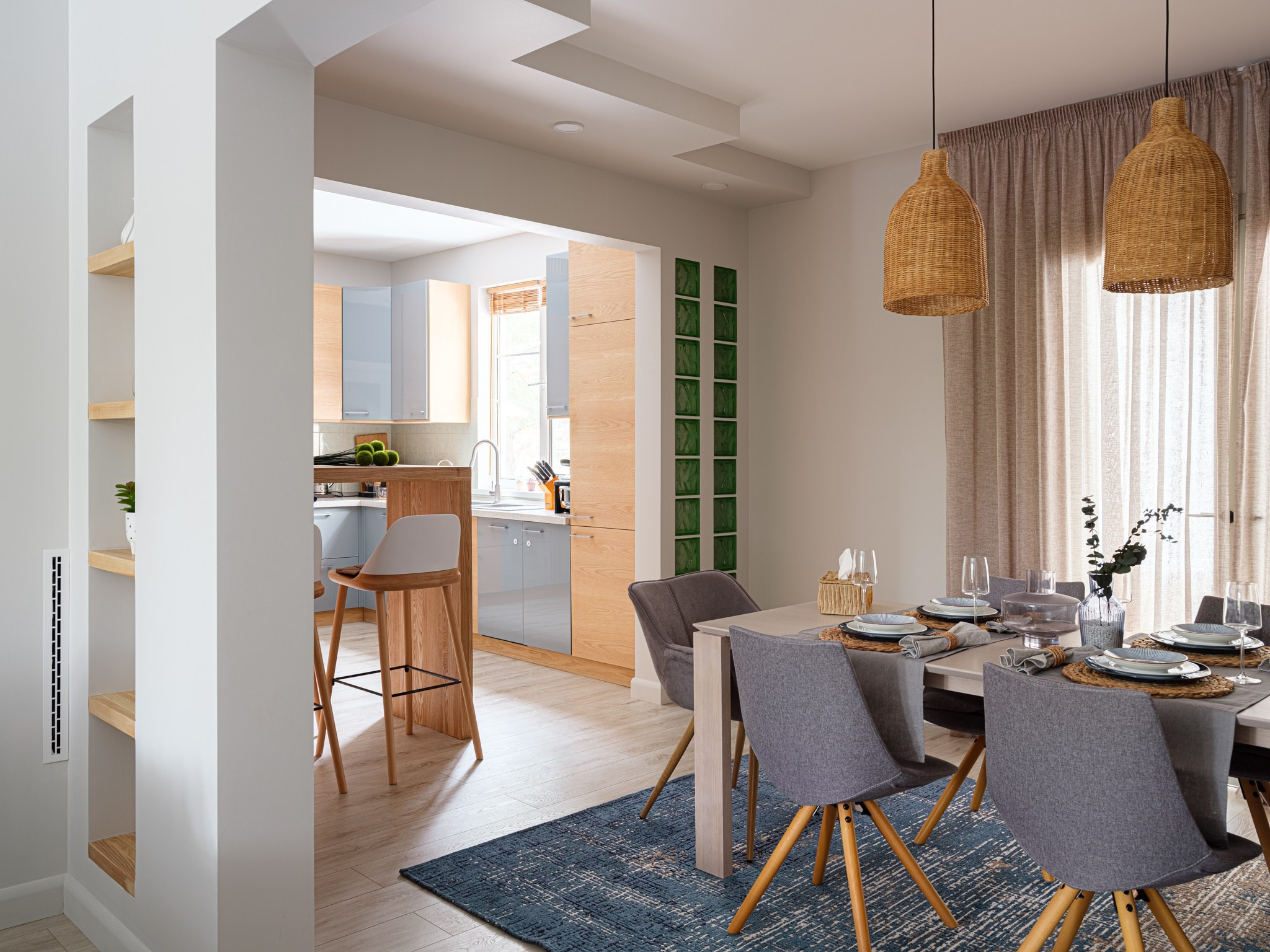 Небольшой дом: Анастасия Филиппова, Олеся Миколаец, студия FAM Design. Фотограф Василий Буланов