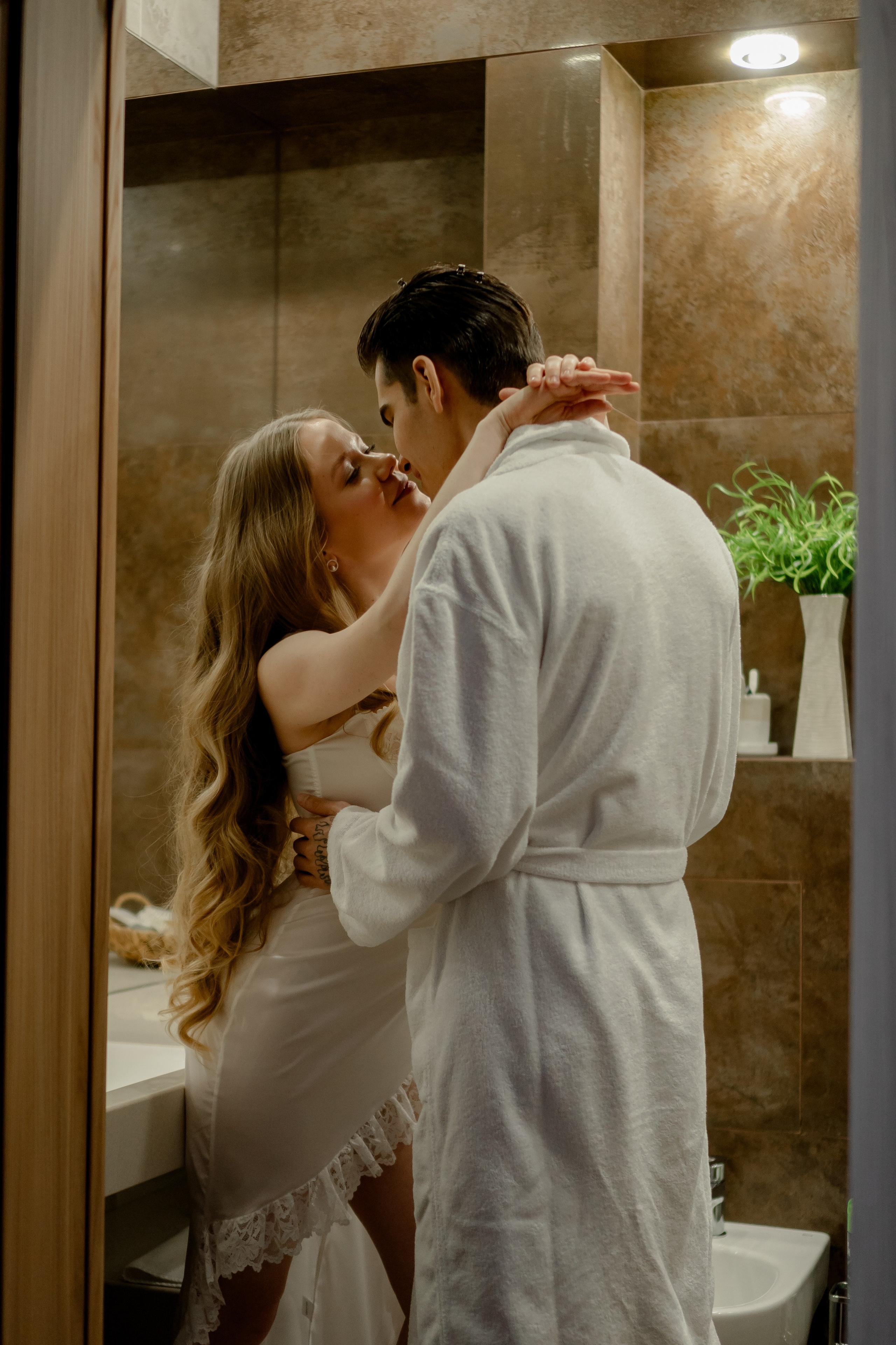 СВАДЕБНАЯ СЬЕМКА СБОРОВ В ОТЕЛЕ И ВЫЕЗД НА ЦЕРЕМОНИЮ (СНЯТО В СИБИРЕ В НИЖНЕВАРТОВСКЕ). Профессиональный фотограф, Санкт-Петербург — Виктория Богомолова