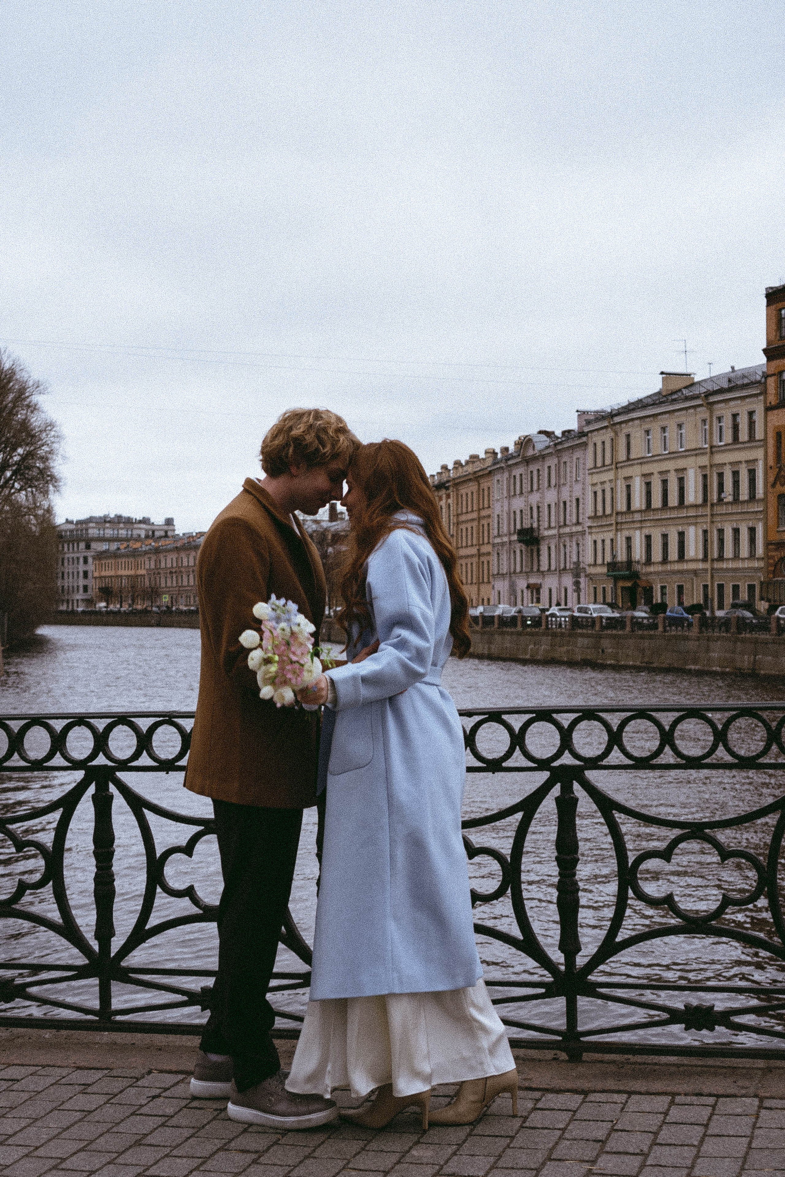 СВАДЕБНАЯ ПРОГУЛКА ПО ПЕТРОГРАДКЕ ВЕСНОЙ (ФОТОСЕССИИЯ ПАРЫ СВАДЕБНАЯ). Профессиональный фотограф, Санкт-Петербург — Виктория Богомолова