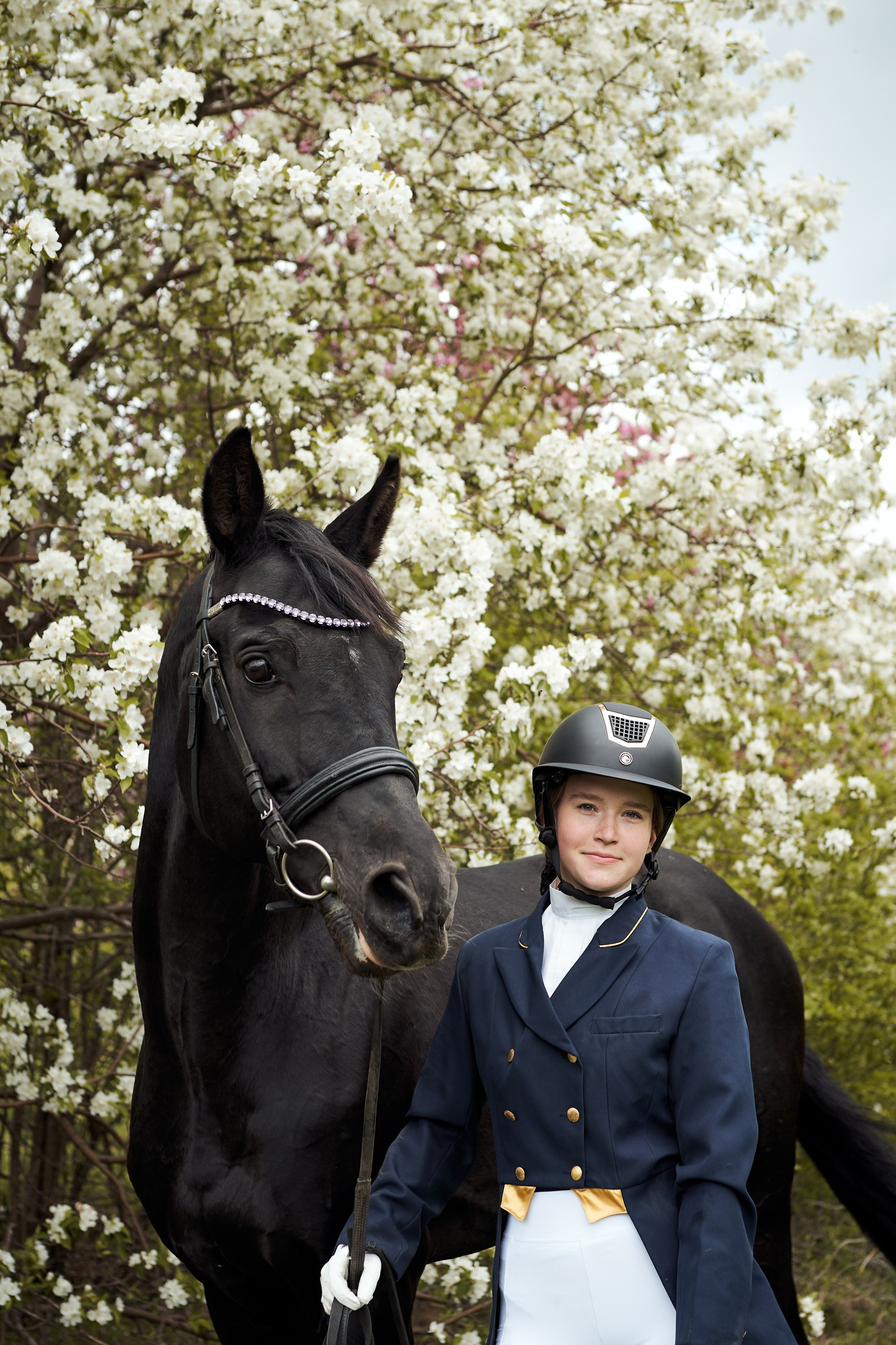 Полина и Парламент. Фотосессии с лошадьми в Москве, Новосибирске