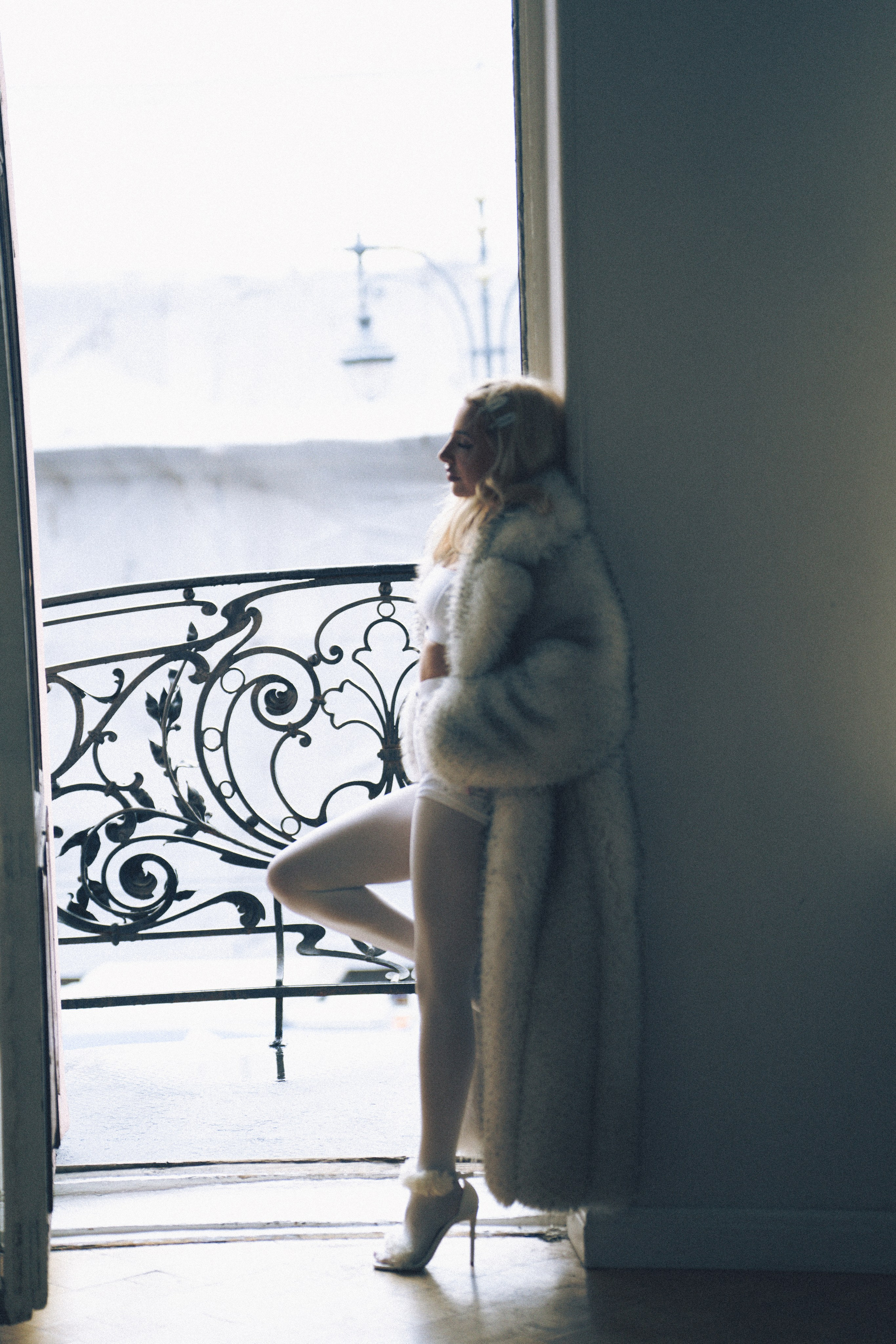 МИНИМАЛИЗМ В СТУДИИ НА ЧЕРНЫШЕВСКОЙ В СТУДИИ С БАЛКОНОМ. Профессиональный фотограф, Санкт-Петербург — Виктория Богомолова