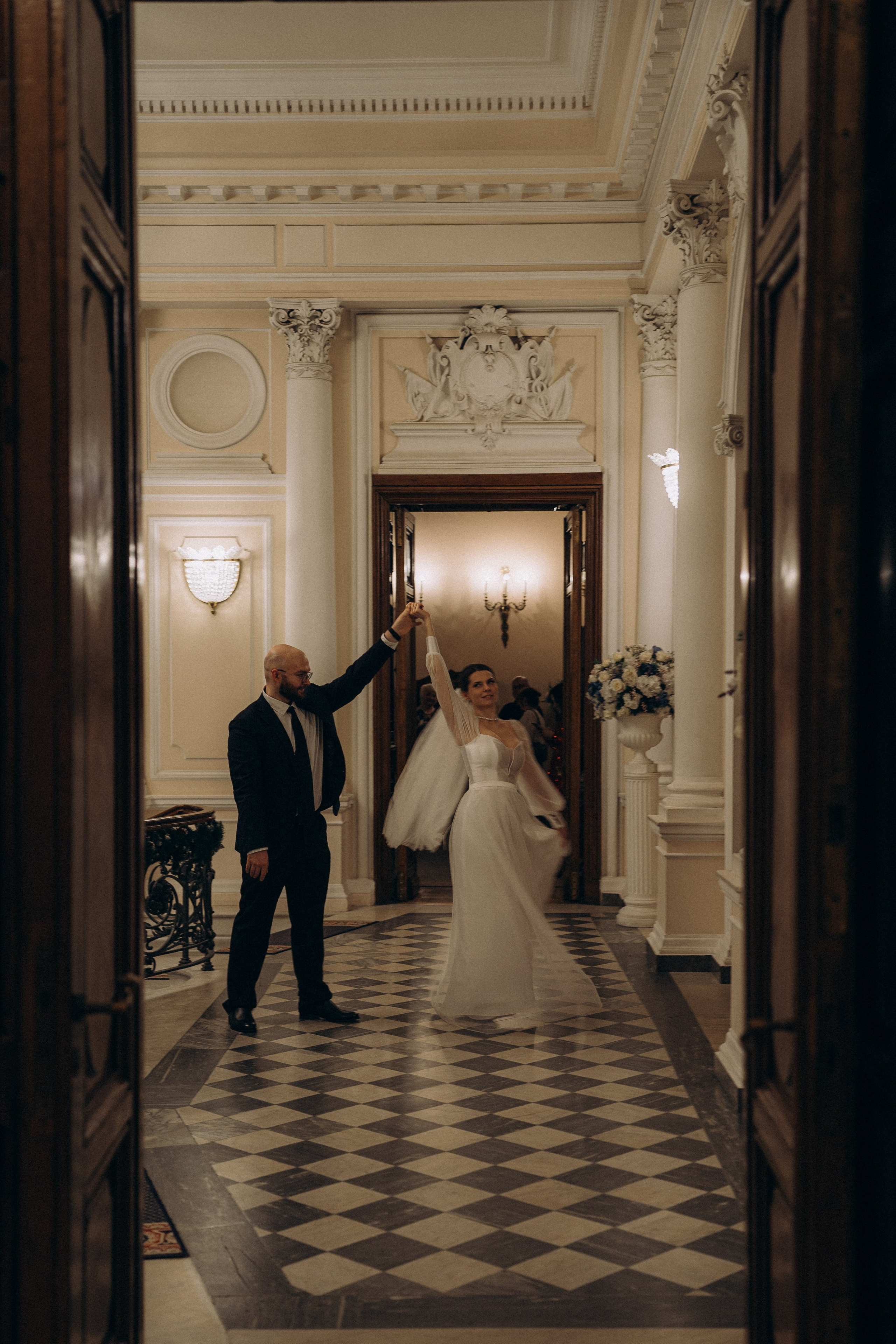 СВАДЕБНАЯ СЬЕМКА ВО ВТОРОМ ДВОРЦЕ (ДЕКАБРЬ) ТАКЖЕ СЬЕМКА В СТУДИИ НА ЧЕРНЫШЕВСКОЙ. Профессиональный фотограф, Санкт-Петербург — Виктория Богомолова