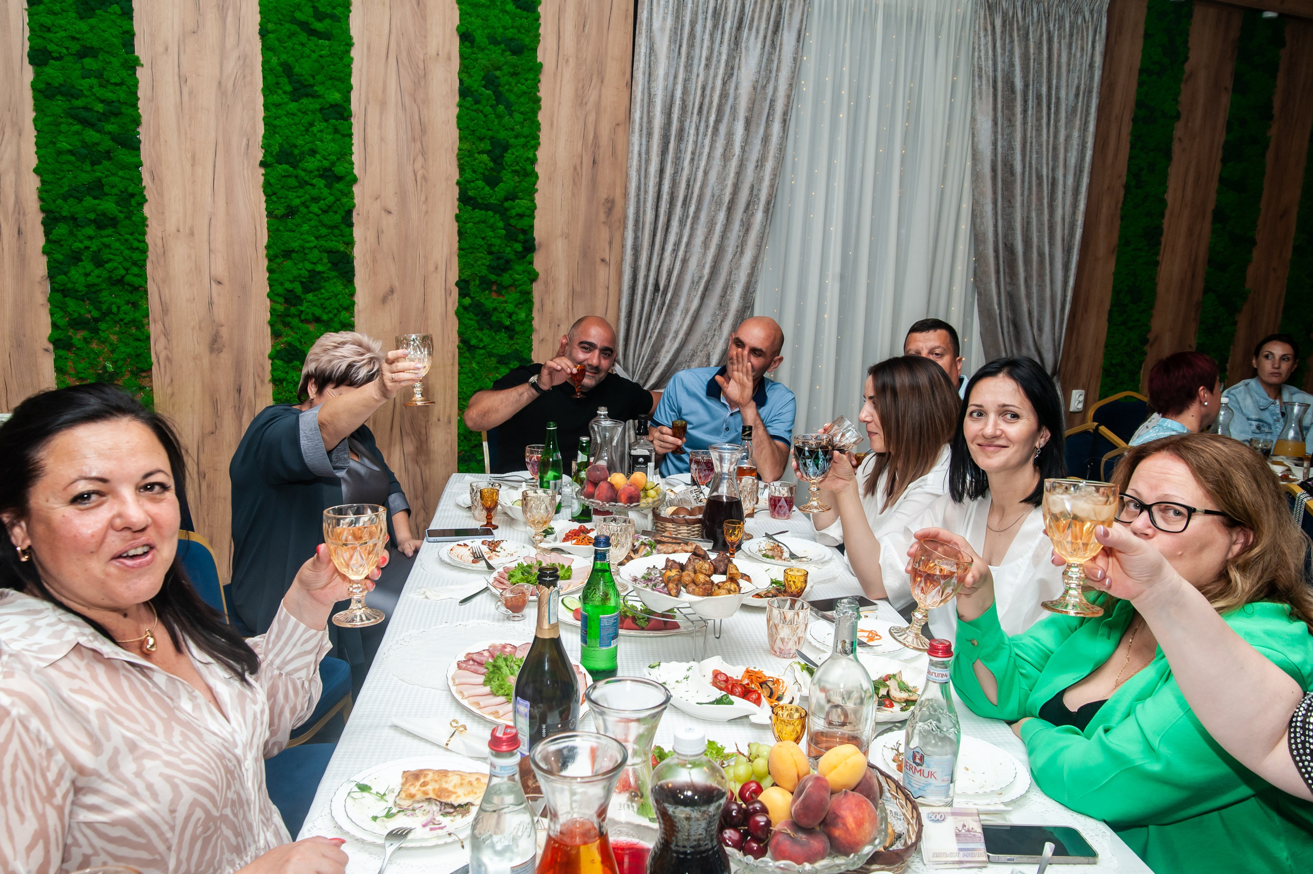 Выпускной МАОУ СОШ № 17 им. Эдуарда Есаяна. Свадебный и семейный фотограф Денис Лукьянов в Краснодаре, Краснодарском крае и Республике Крым