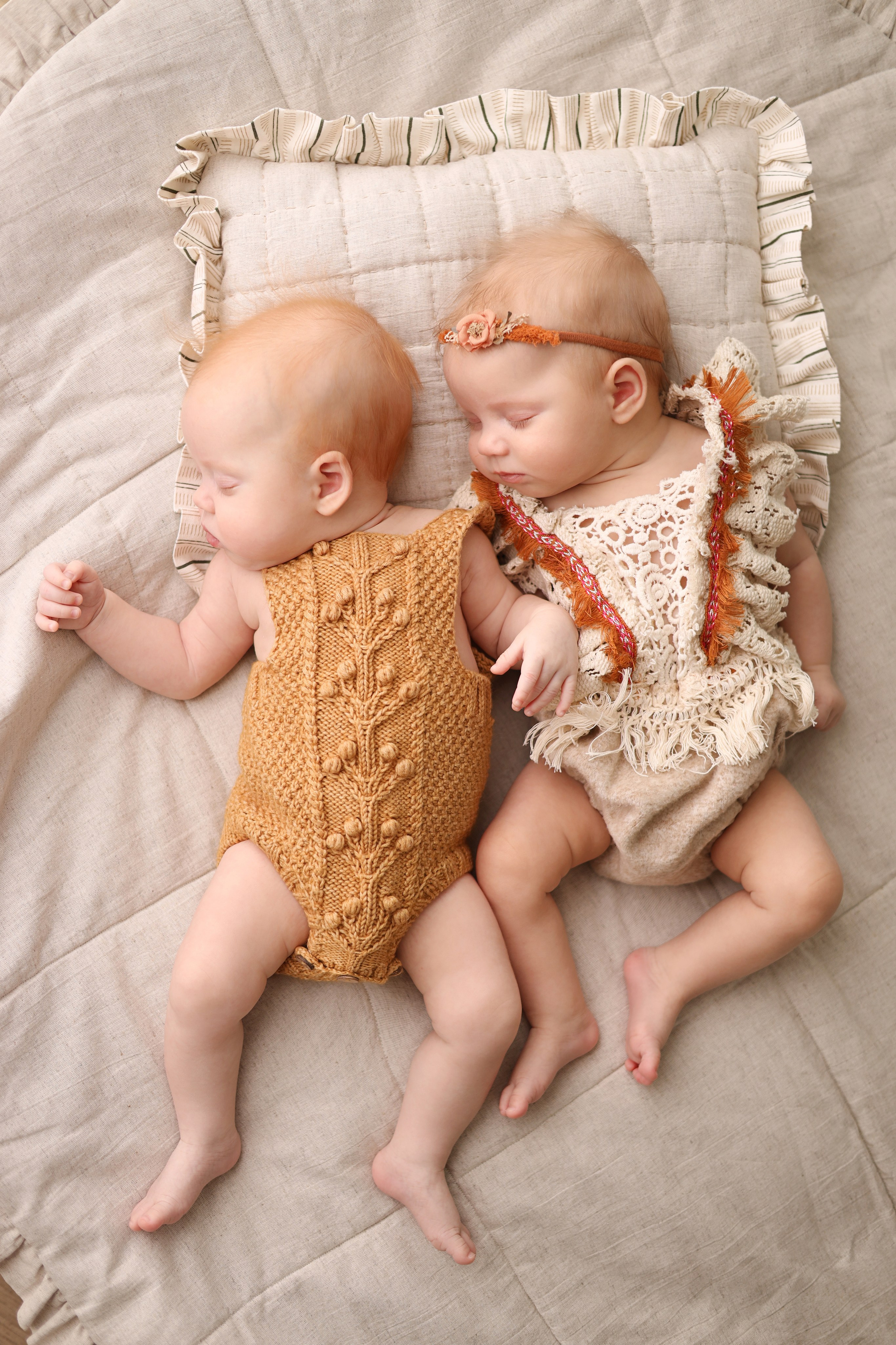 Катюше и Ксении 2 месяца. Фотограф новорожденных Москва. Ньюборн фотограф Москва