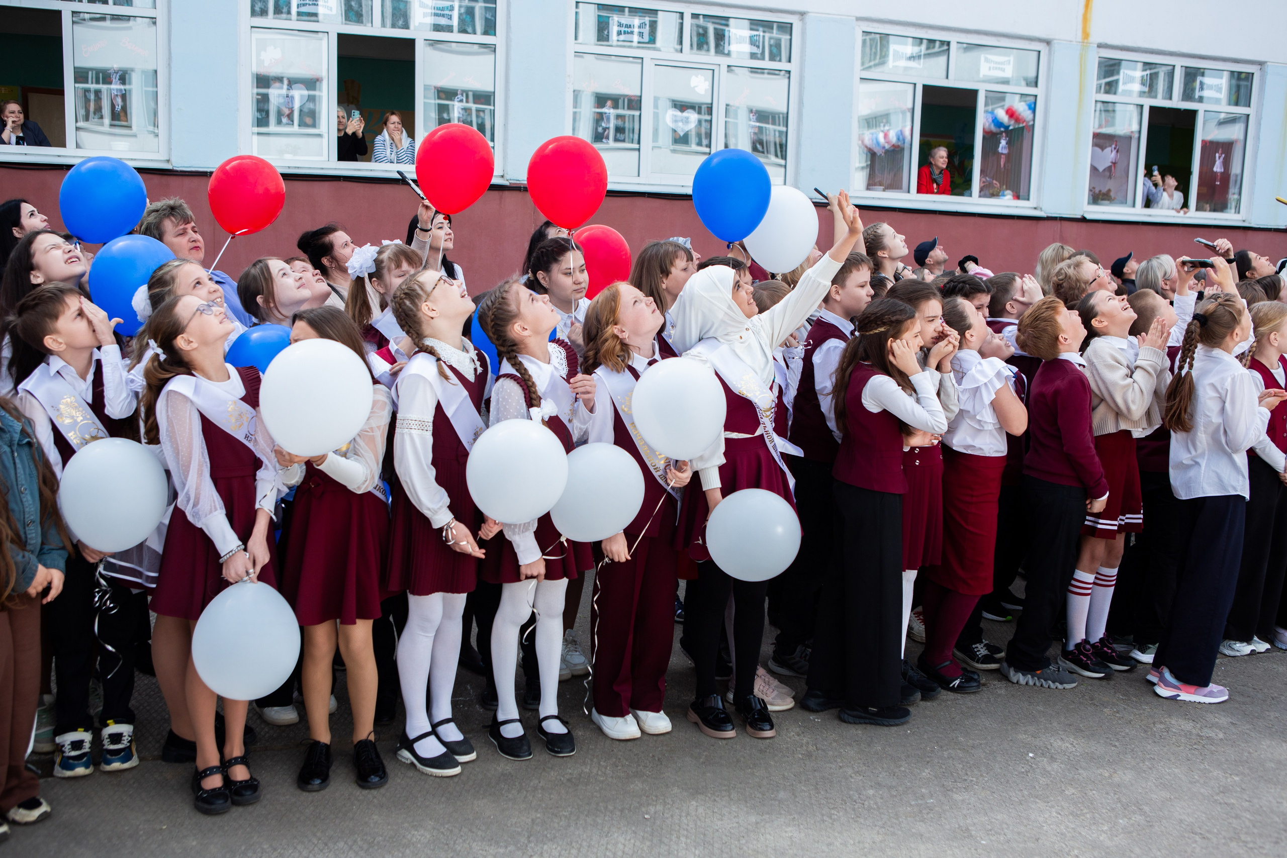 ПОСЛЕДНИЙ ЗВОНОК 2025 9 ШКОЛА Г. МЦЕНСК. Профессиональный фотограф в Мценске и Орловской области