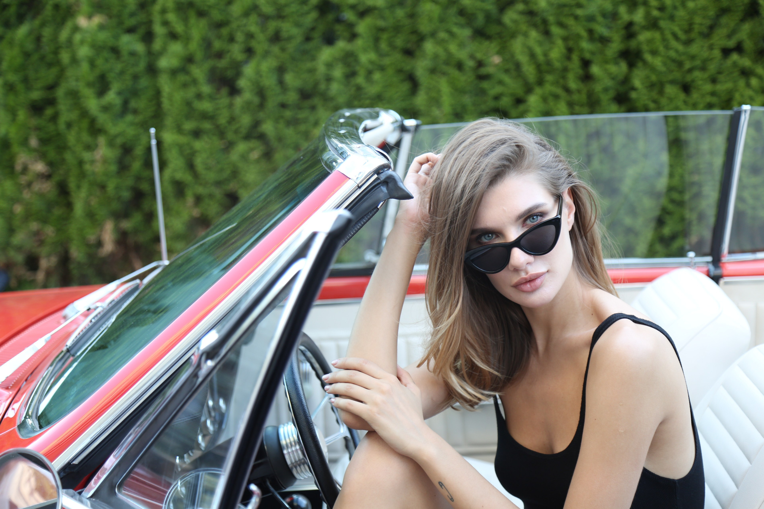 Фотосессия для девушки в студии в Москве от женского фотографа. Фотосессия в студии в Москве от профессионального фотографа услуги по доступным ценам