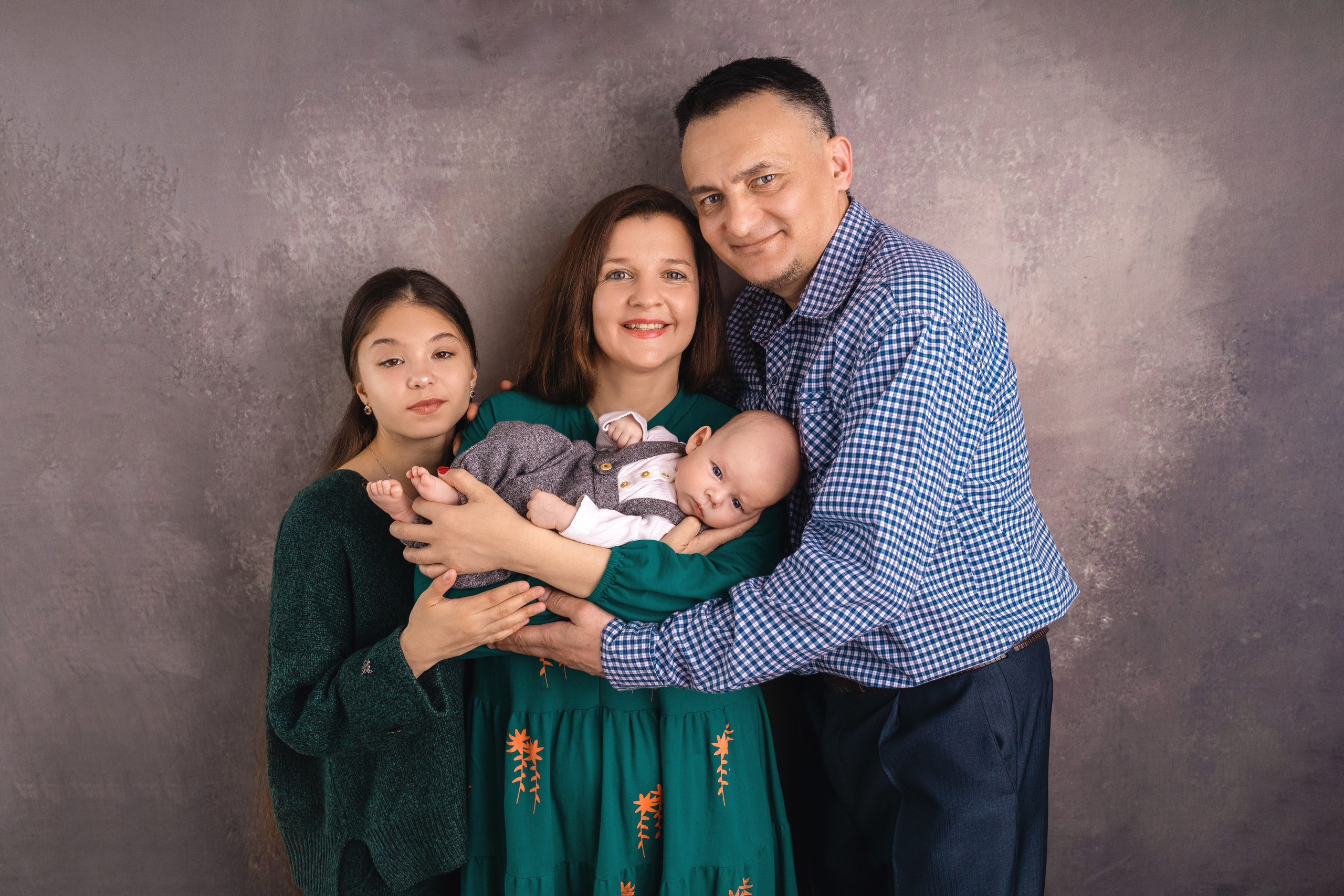 Семейные кадры от Elvira Kamaeva. Фотограф новорожденных малышей в Омске и Омской области Эльвира Камаева