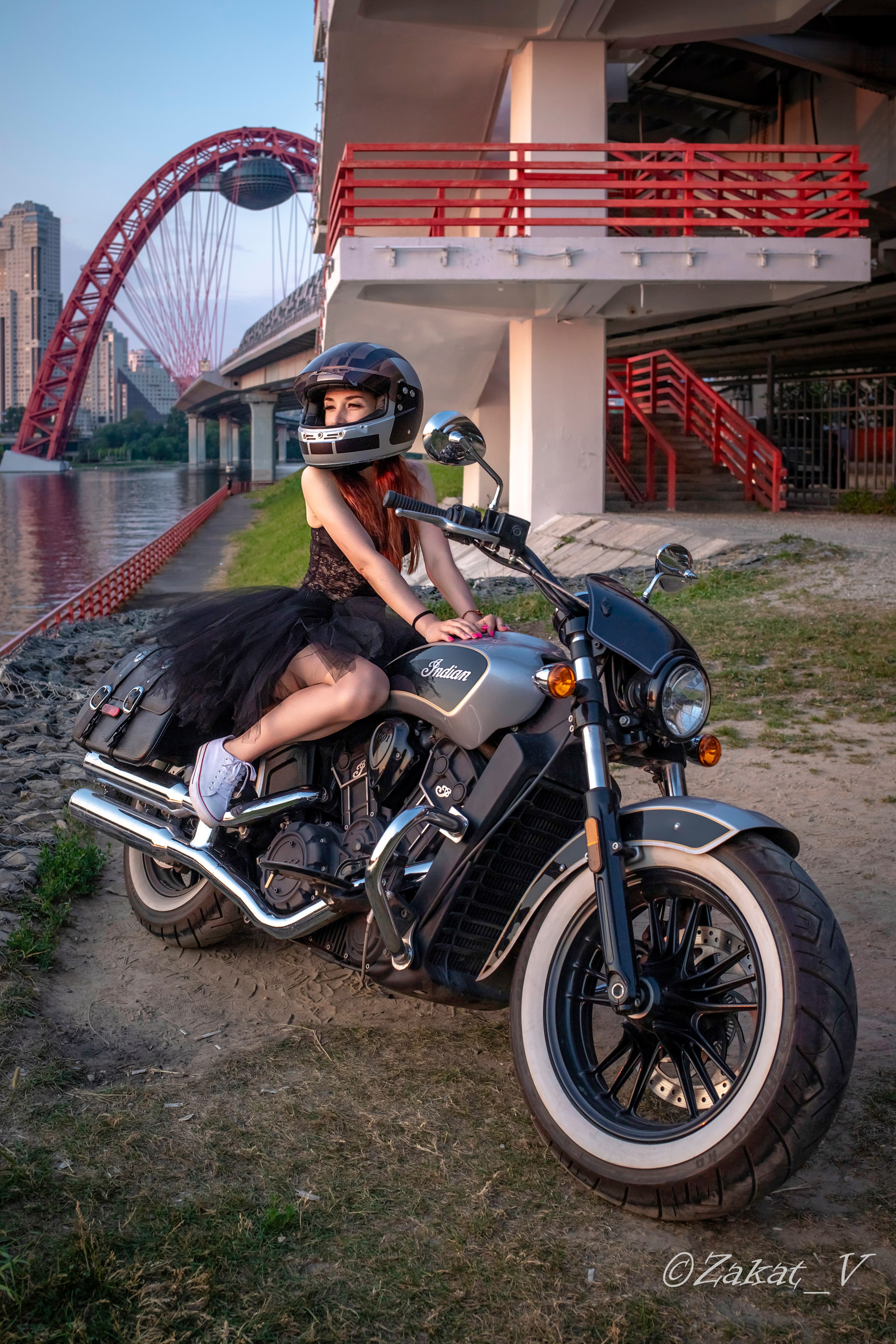 Евгения и мото. Репортажный фотограф, Москва, Закат