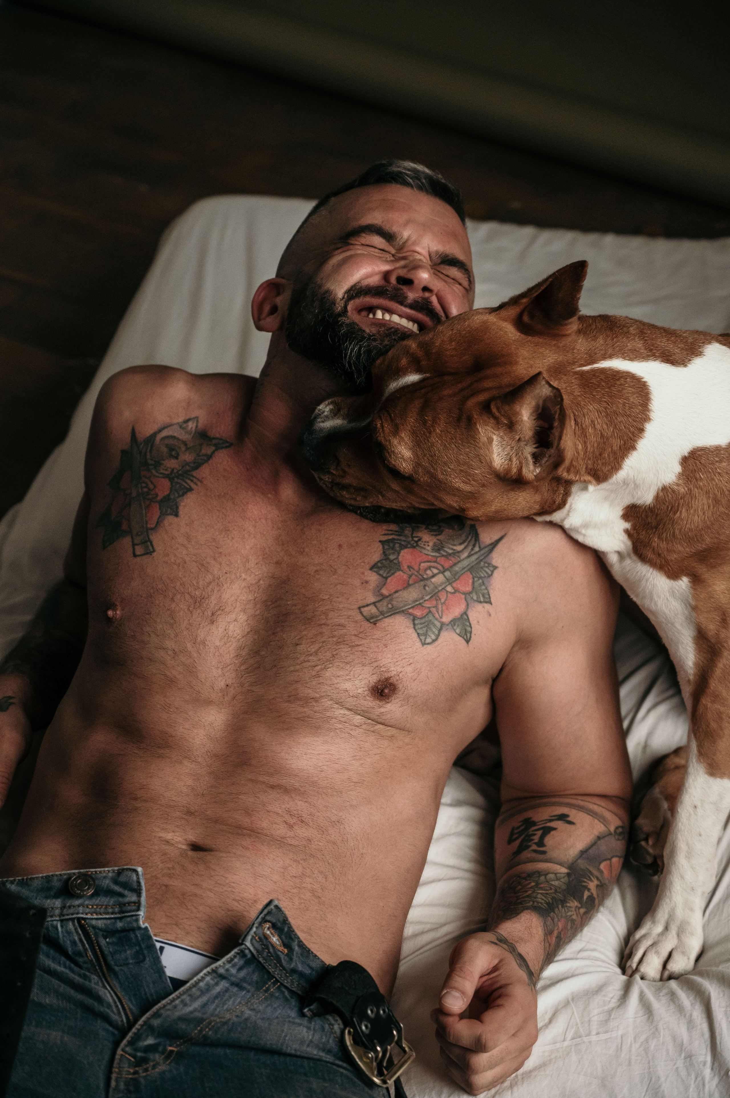 Мужской фотограф. Профессиональный фотограф беременности в СПБ. Стильные фотосессии беременности в стиле минимализм и классическая фотография