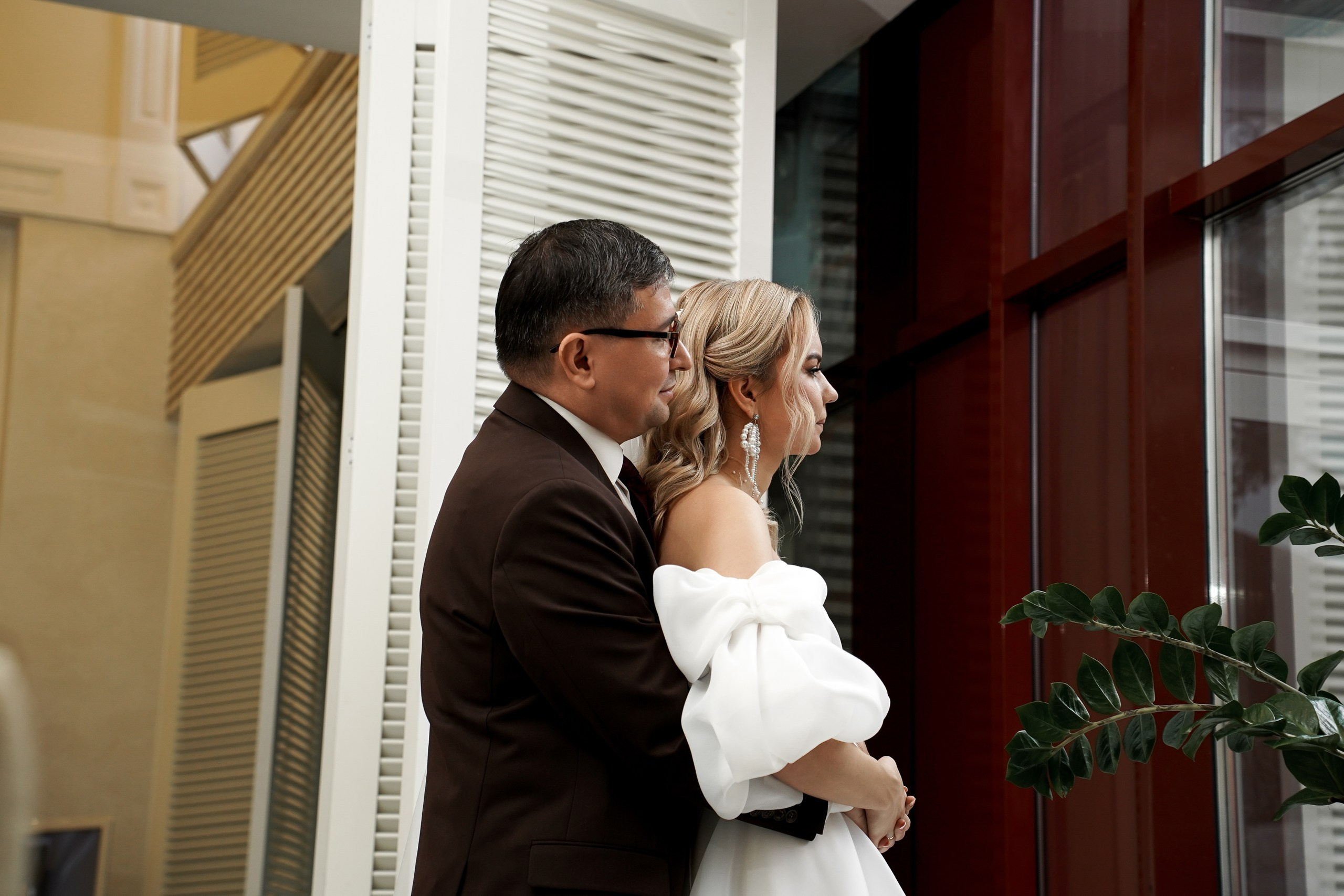 Свадебная фотосессия «4 часа». Отель Резиденция в Ростове-на-Дону. Кадры молодоженов на природе. Фотосессия банкета 1 час. Свадебный фотограф в Ростове-на-Дону. Таинство Крещения и Венчания, семейные фотосессии. Алёна Чёботова