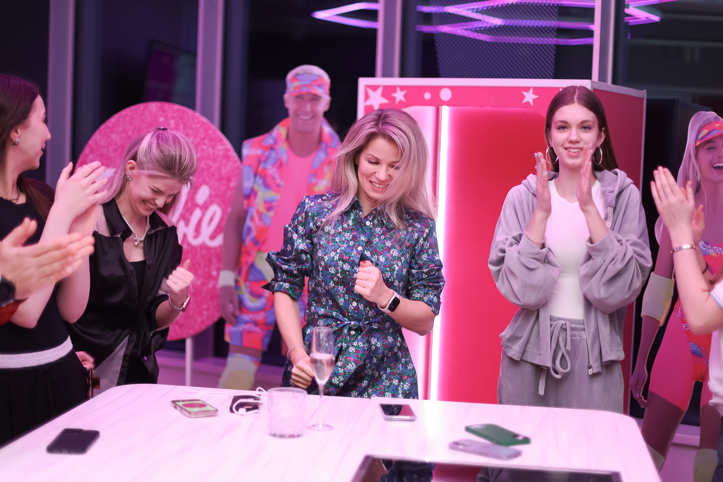 Вечеринка 8 марта в EventyOn. Репортажный фотограф видеограф в Москве Ольга Плаксина