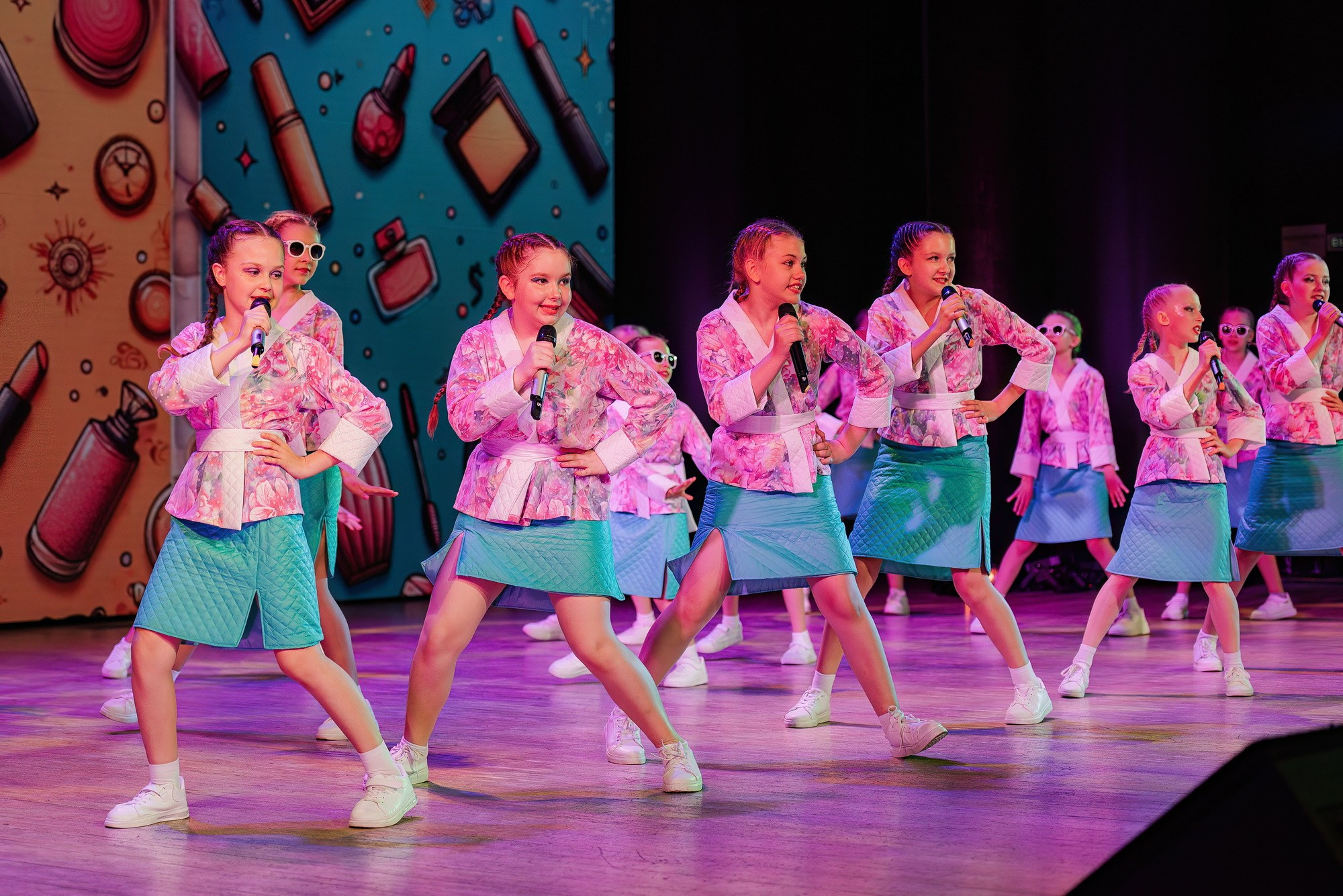 Отчетный концерт Образцового коллектива Алтая театра эстрадной песни «Созвездие». Свадебный и репортажный фотограф Никита Сницарев в Барнауле