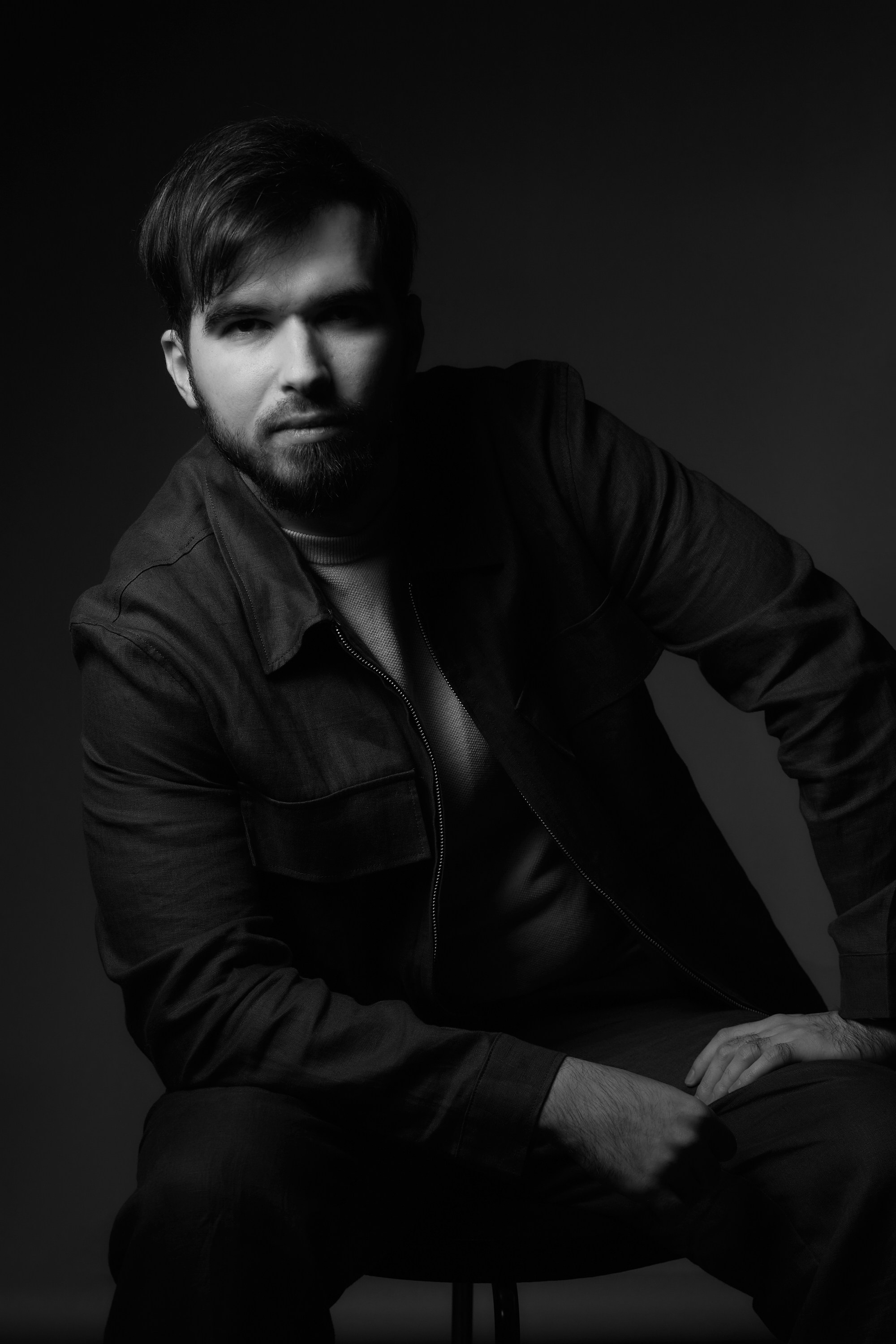 У меня дома (ЧБ)