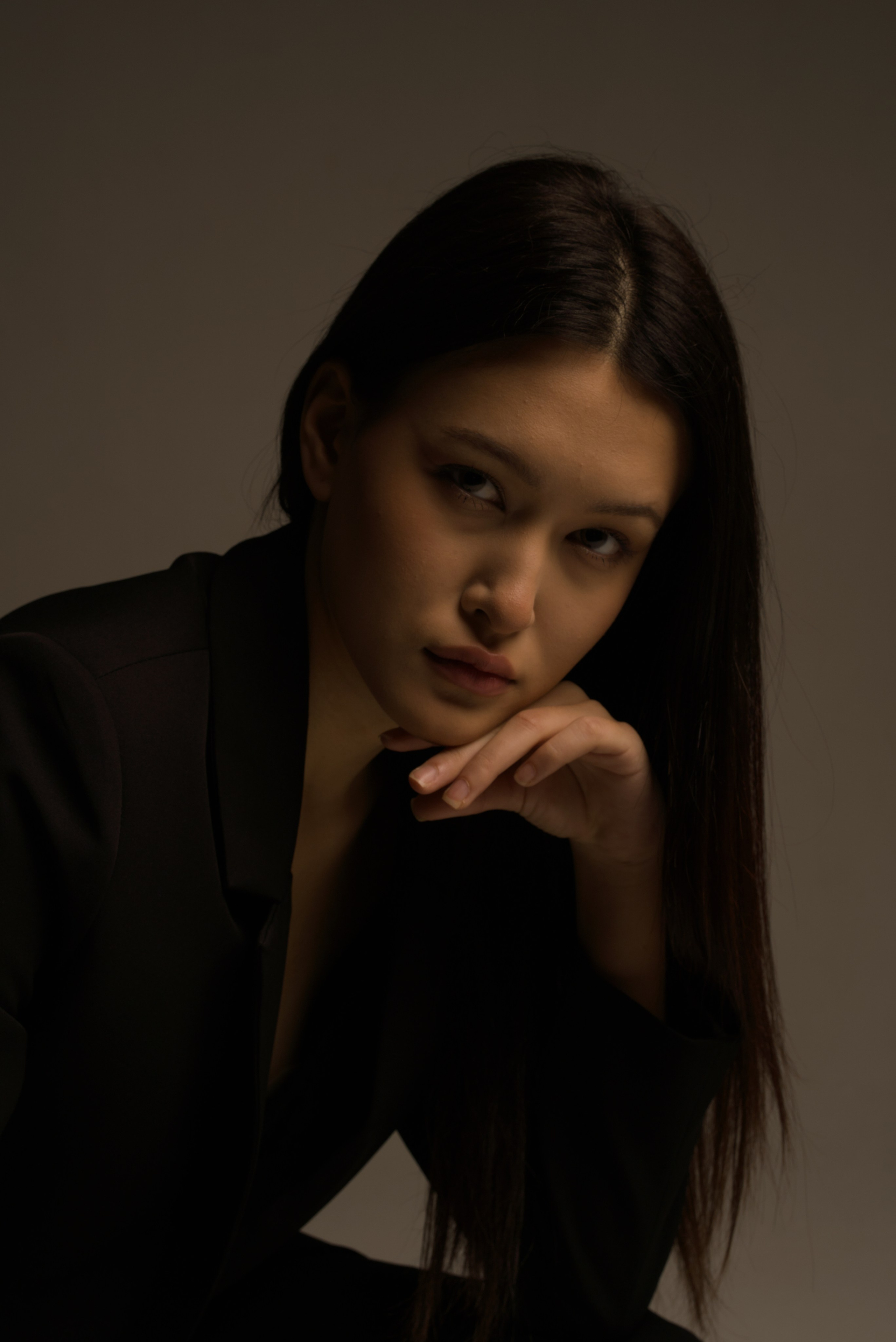 Деловой стиль со вспышкой. Мир глазами Саши Д