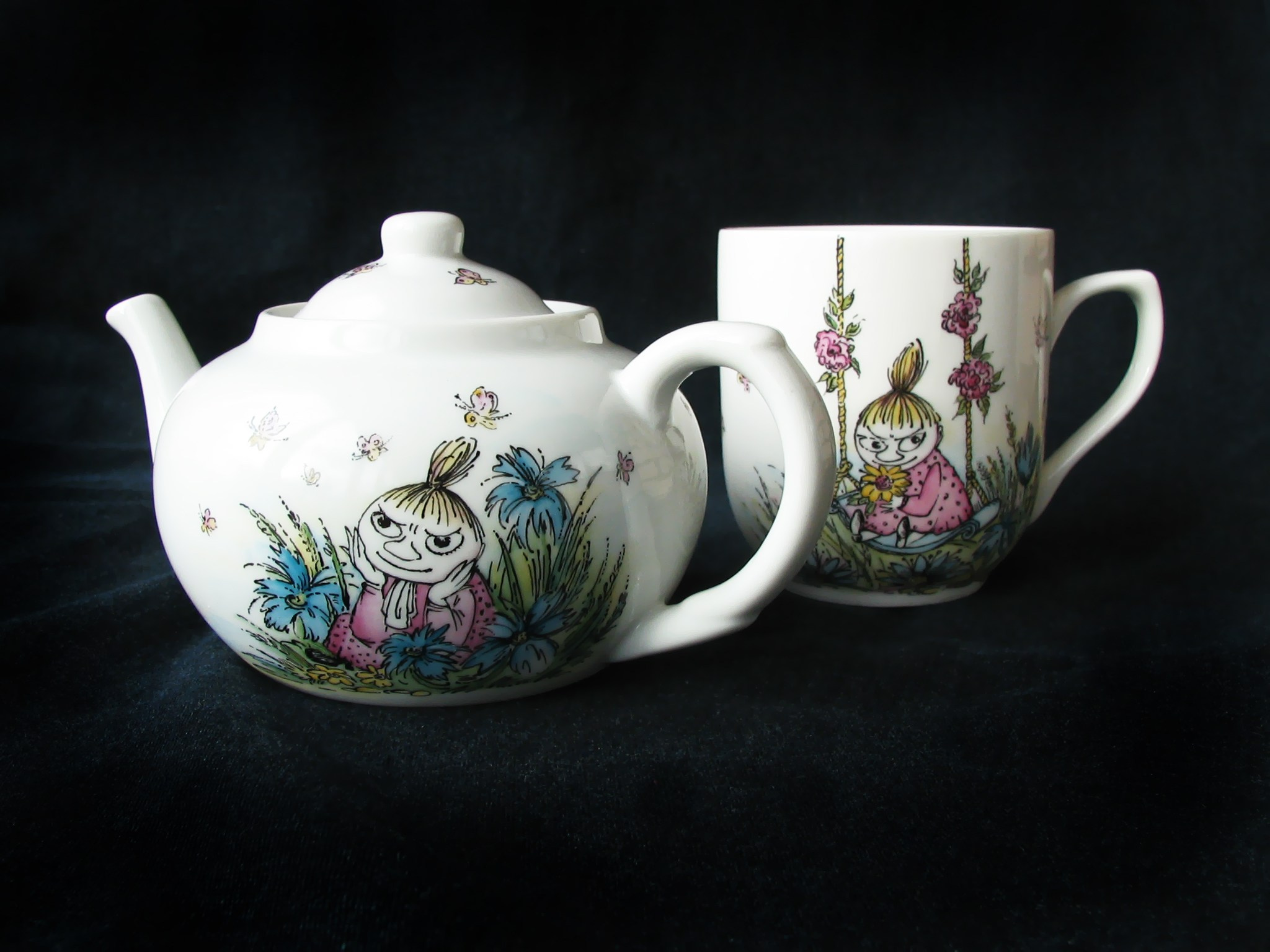 Чайник заварочный Муми-Тролли Крошка Мю. Роспись фарфора в Санкт-Петербурге. 